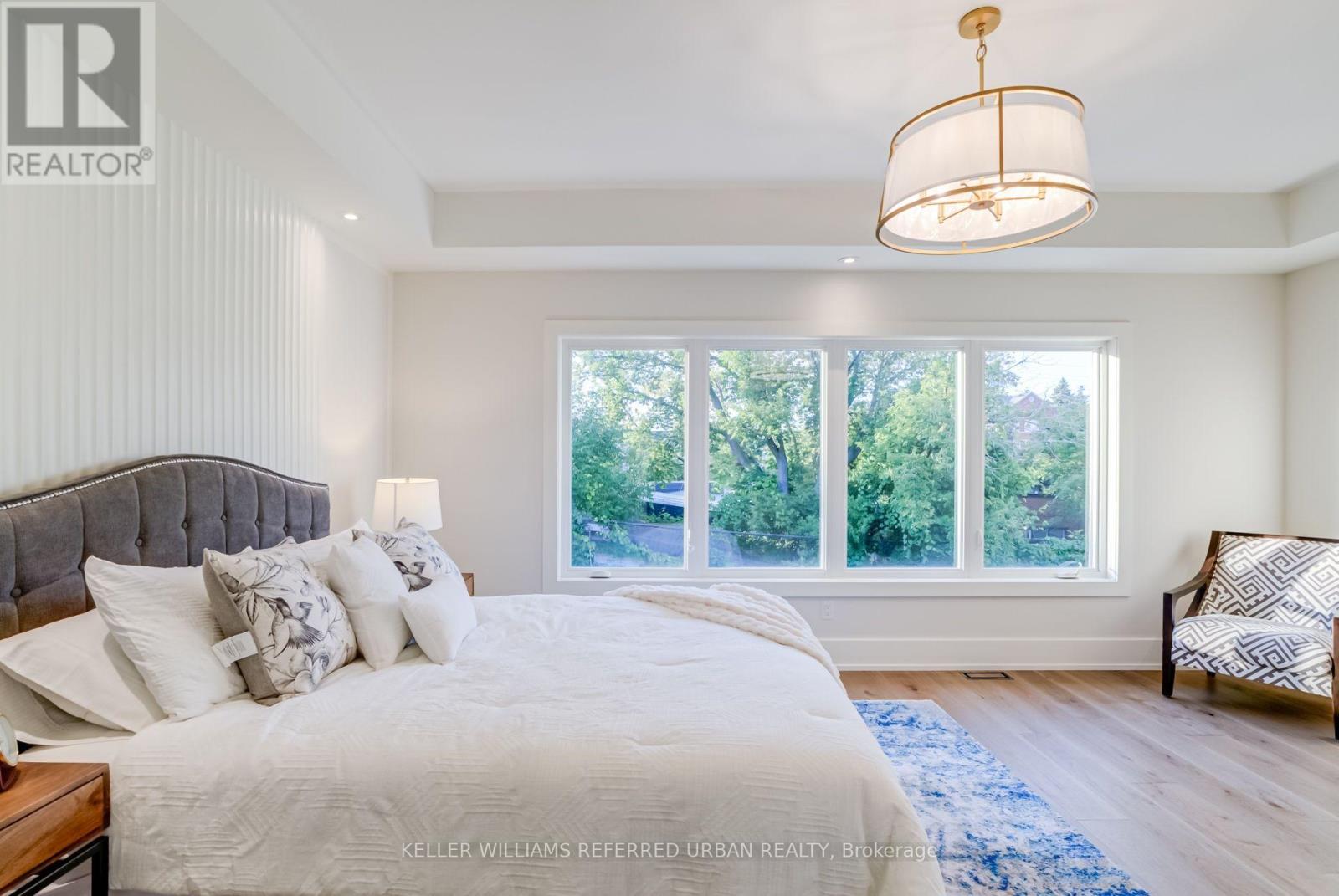 62 Ash Crescent, Toronto, Ontario  M8W 1E6 - Photo 21 - W12488896