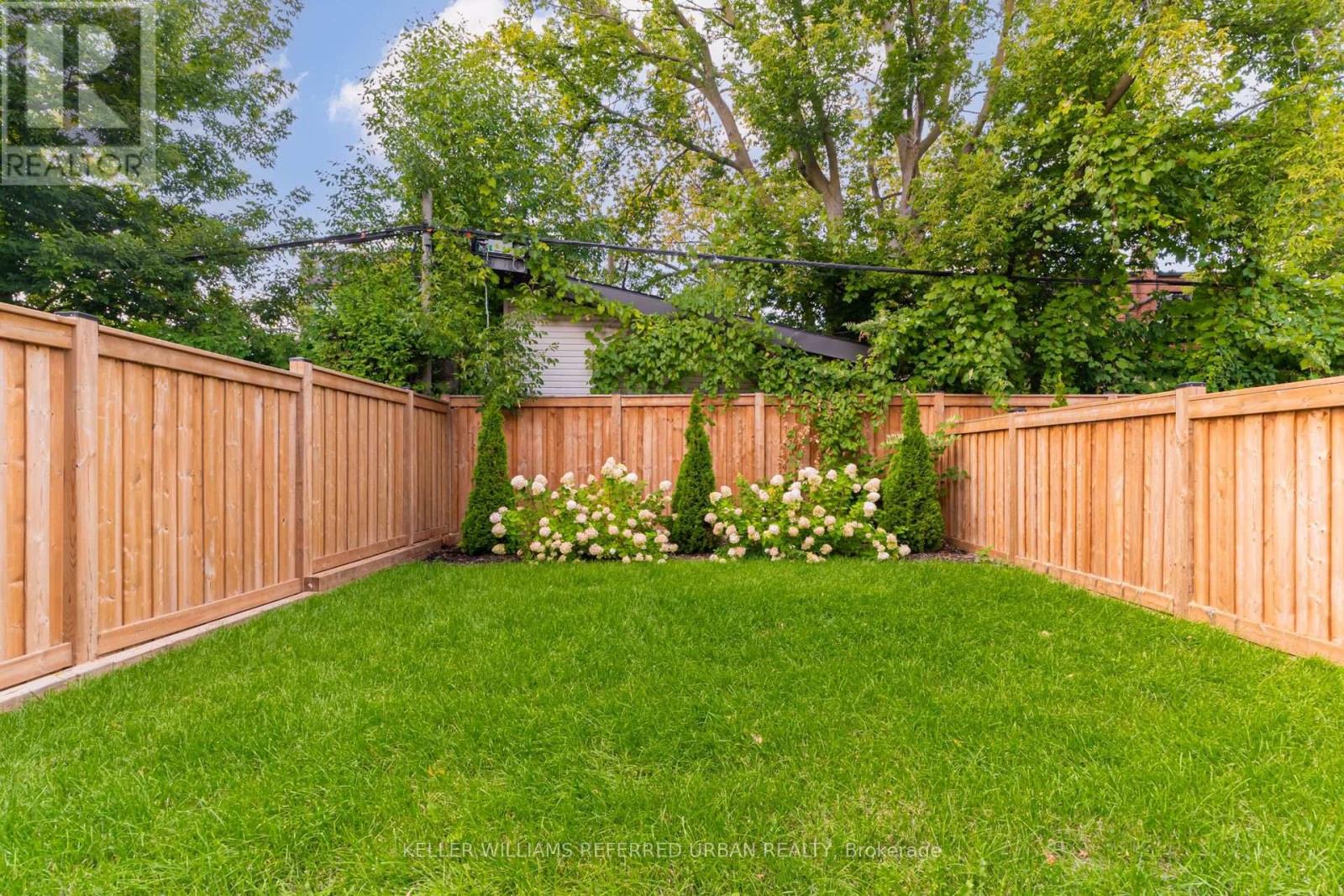 62 Ash Crescent, Toronto, Ontario  M8W 1E6 - Photo 43 - W12488896