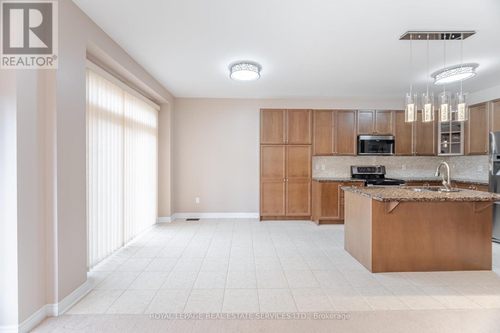 5499 Fudge Terrace, Mississauga, Ontario  L5M 0M9 - Photo 11 - W12488910