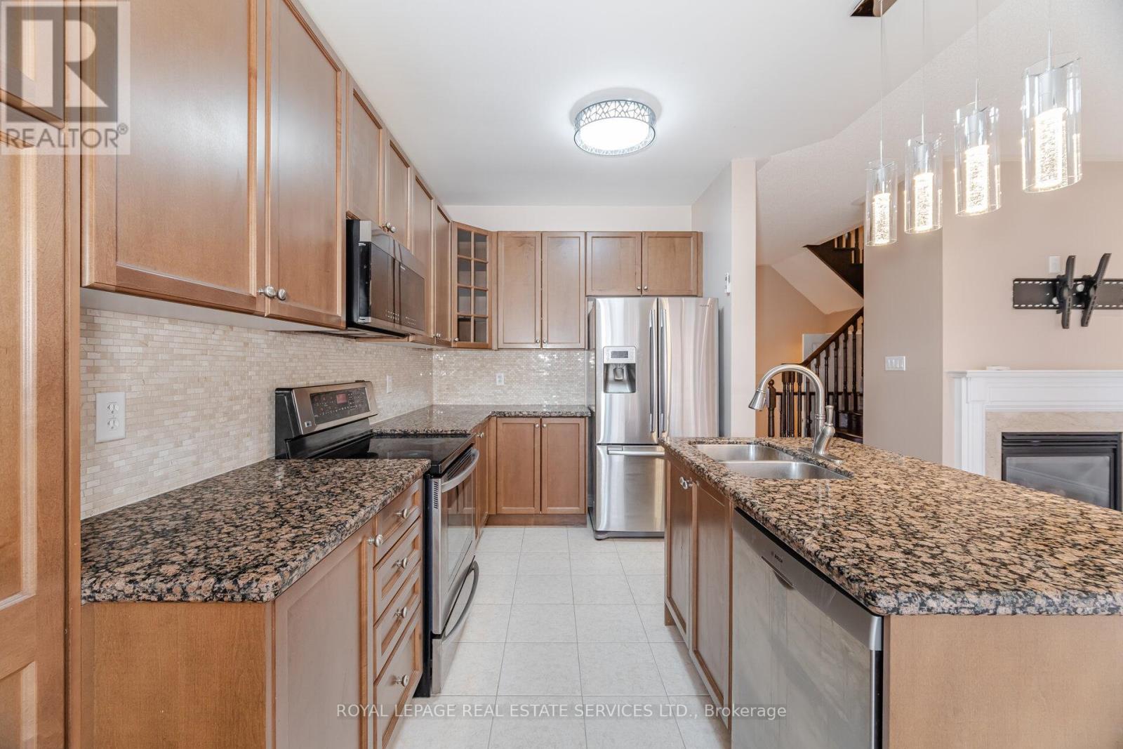 5499 Fudge Terrace, Mississauga, Ontario  L5M 0M9 - Photo 14 - W12488910