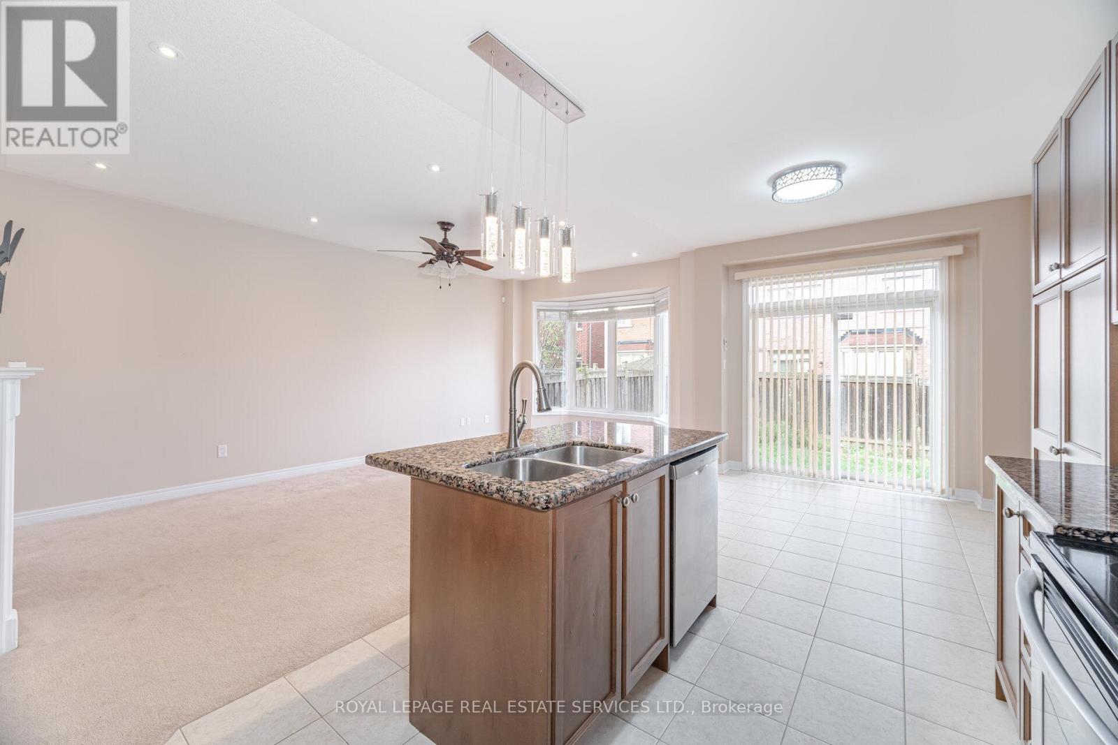 5499 Fudge Terrace, Mississauga, Ontario  L5M 0M9 - Photo 16 - W12488910