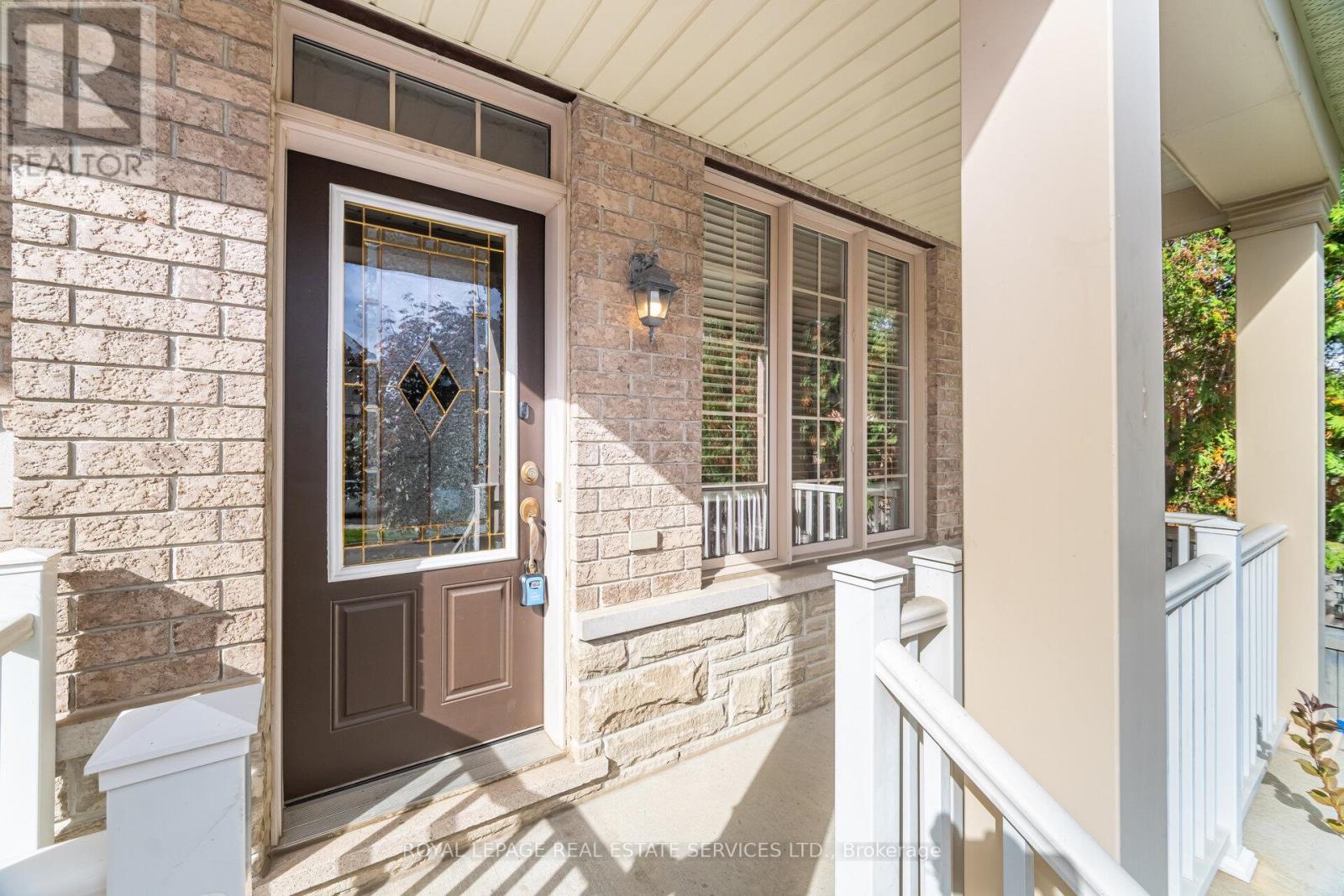 5499 Fudge Terrace, Mississauga, Ontario  L5M 0M9 - Photo 2 - W12488910