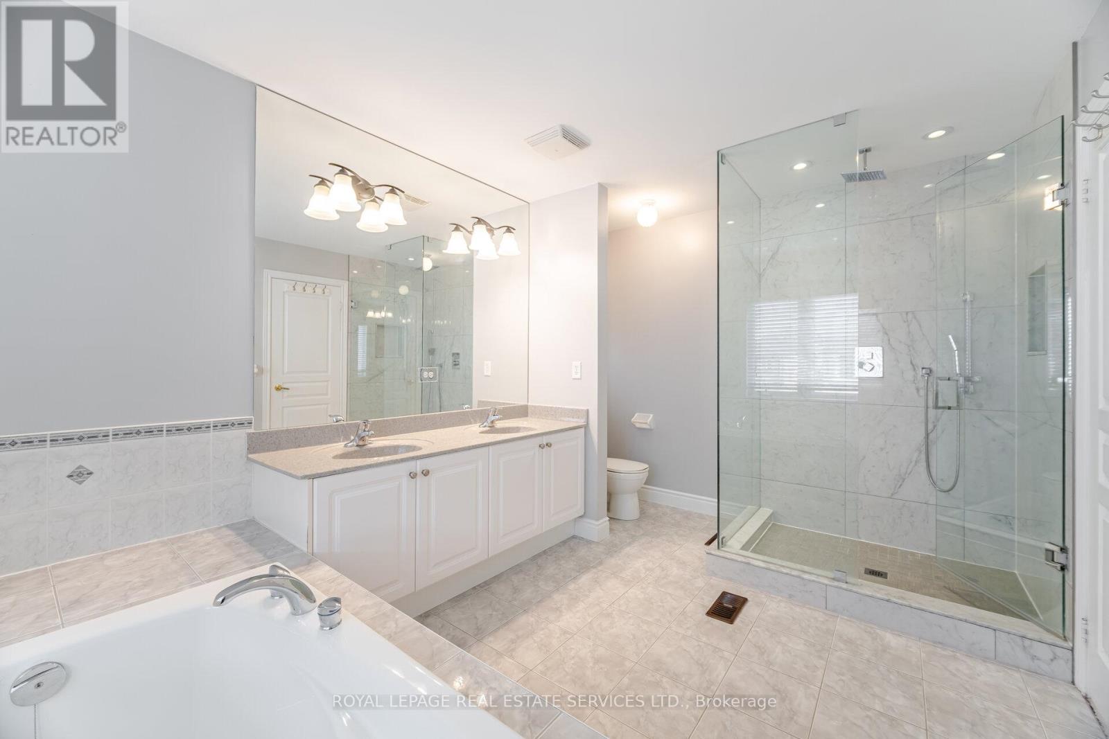 5499 Fudge Terrace, Mississauga, Ontario  L5M 0M9 - Photo 24 - W12488910