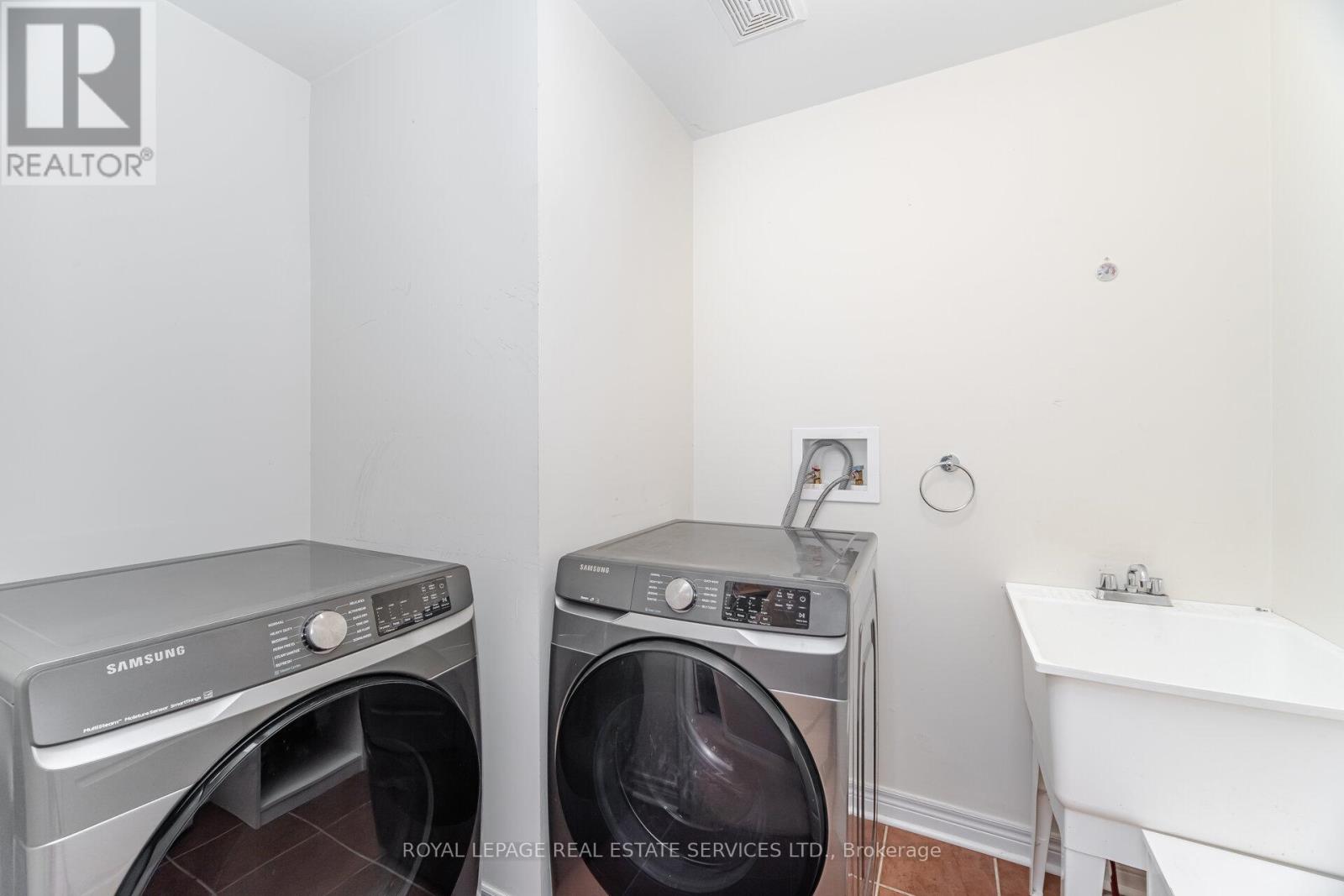 5499 Fudge Terrace, Mississauga, Ontario  L5M 0M9 - Photo 33 - W12488910