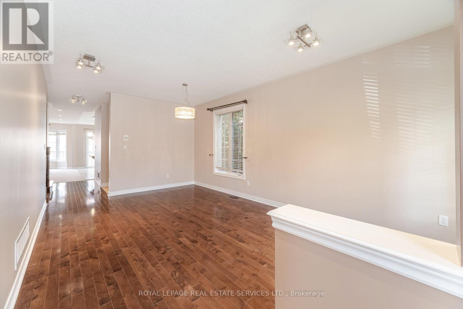 5499 Fudge Terrace, Mississauga, Ontario  L5M 0M9 - Photo 4 - W12488910