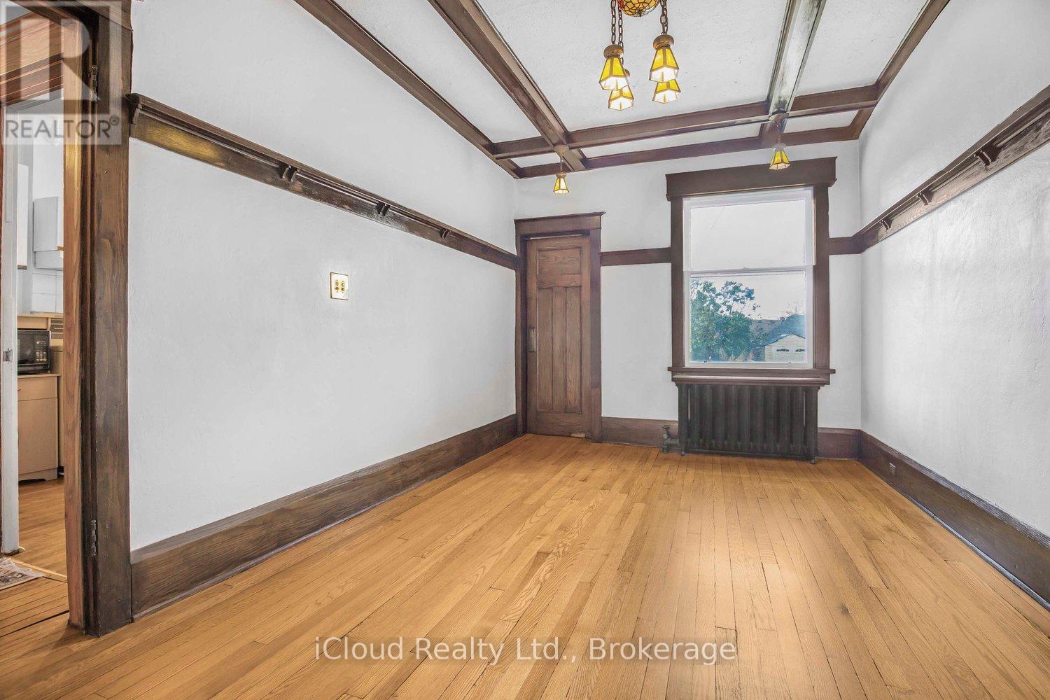 74* Glendale* Avenue, Toronto, Ontario  M6R 2T1 - Photo 10 - W12488914