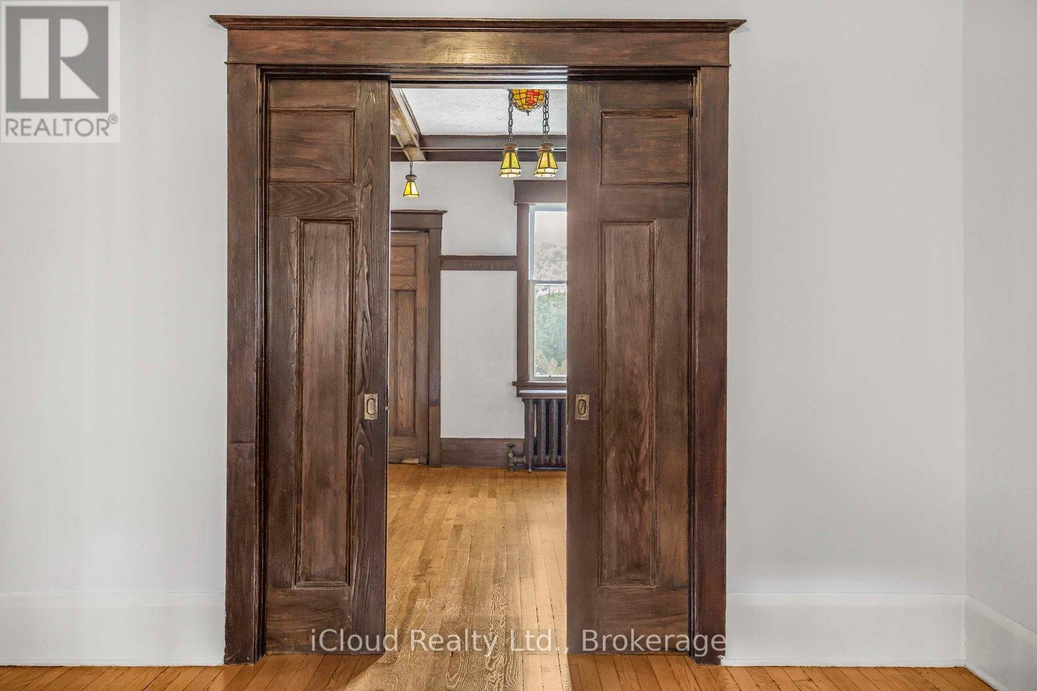 74* Glendale* Avenue, Toronto, Ontario  M6R 2T1 - Photo 11 - W12488914