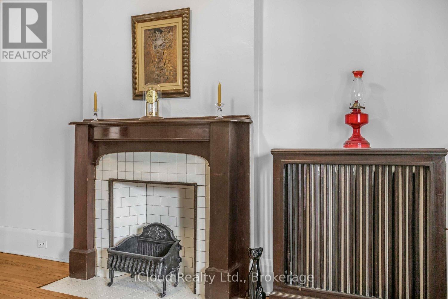 74* Glendale* Avenue, Toronto, Ontario  M6R 2T1 - Photo 12 - W12488914