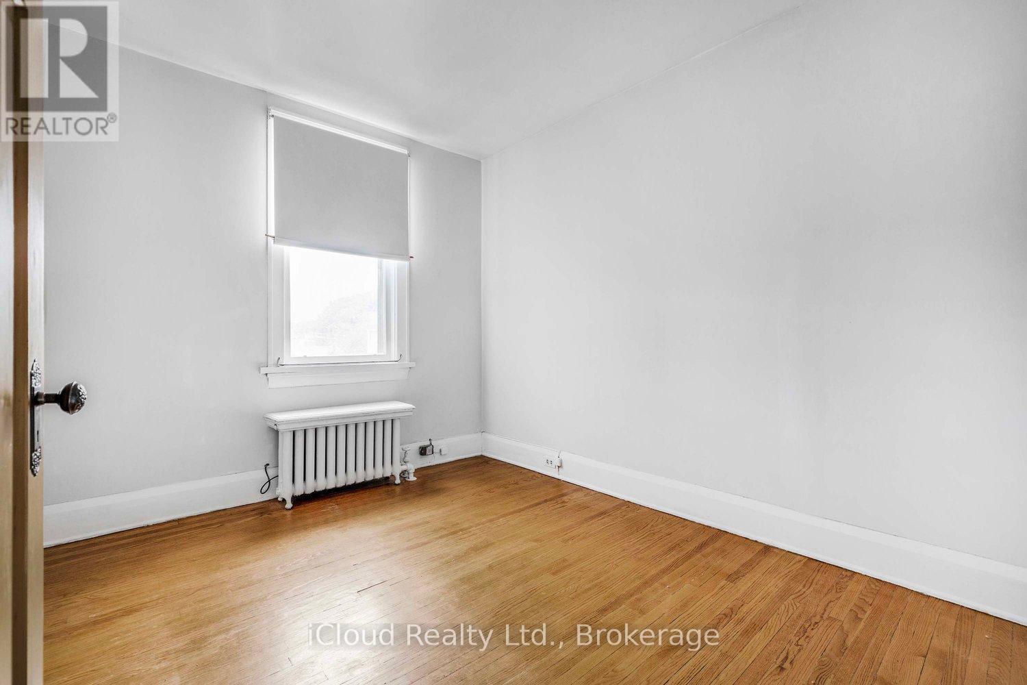 74* Glendale* Avenue, Toronto, Ontario  M6R 2T1 - Photo 18 - W12488914
