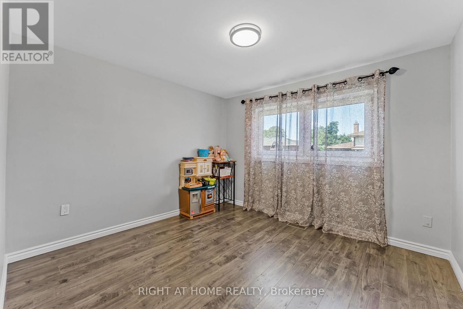 3 Baraniuk Street, St. Catharines, Ontario  L2N 1N4 - Photo 22 - X12459564