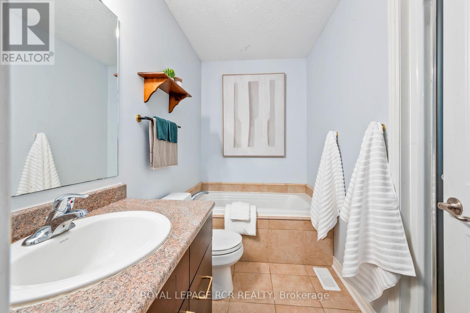 121 Fleming Way, Shelburne, Ontario  L9V 3E3 - Photo 14 - X12487765