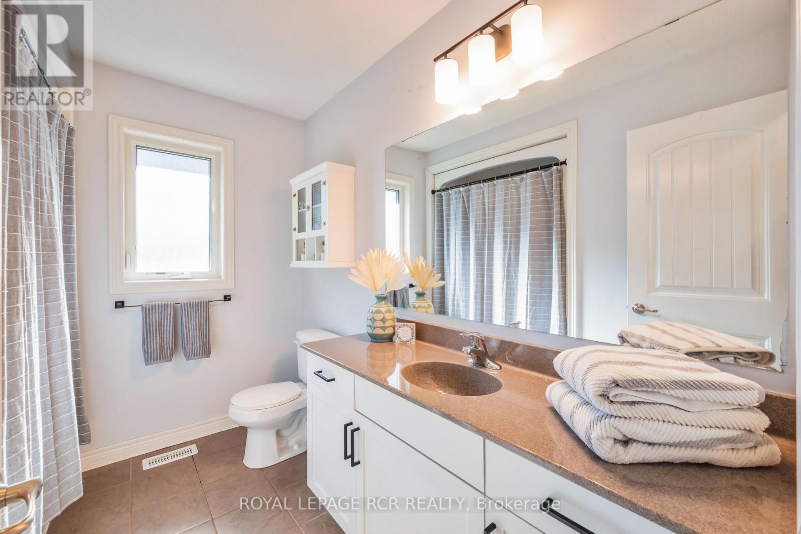 121 Fleming Way, Shelburne, Ontario  L9V 3E3 - Photo 18 - X12487765