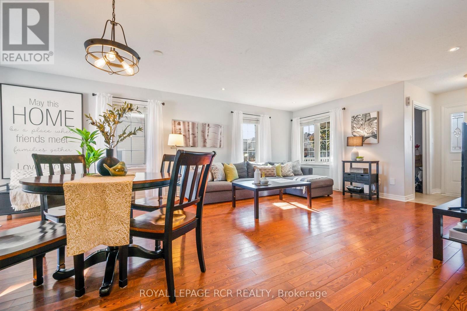 121 Fleming Way, Shelburne, Ontario  L9V 3E3 - Photo 6 - X12487765