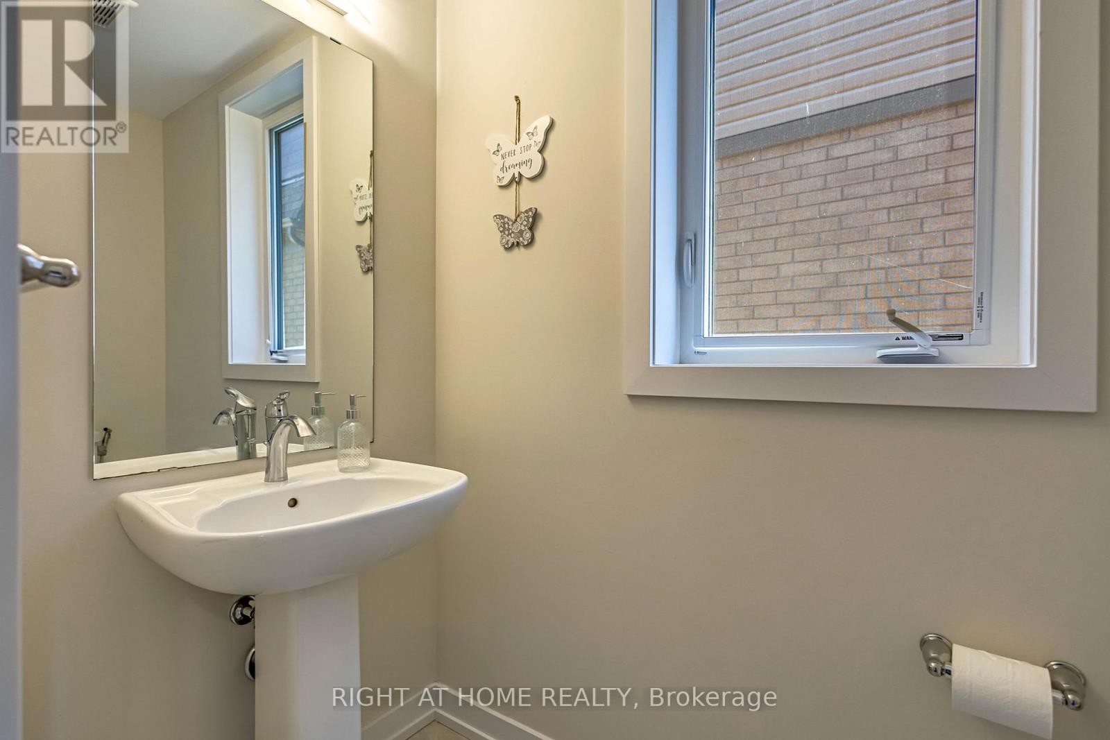 44 Santos Drive, Haldimand, Ontario  N3W 0H1 - Photo 14 - X12487784