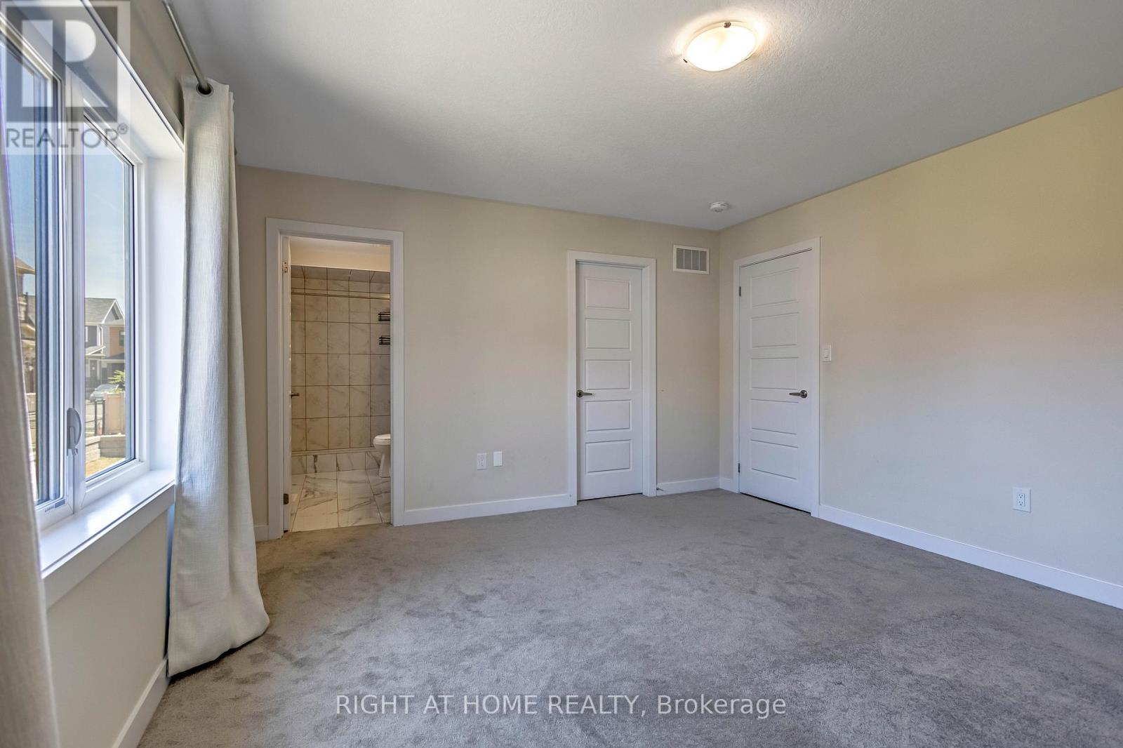 44 Santos Drive, Haldimand, Ontario  N3W 0H1 - Photo 18 - X12487784