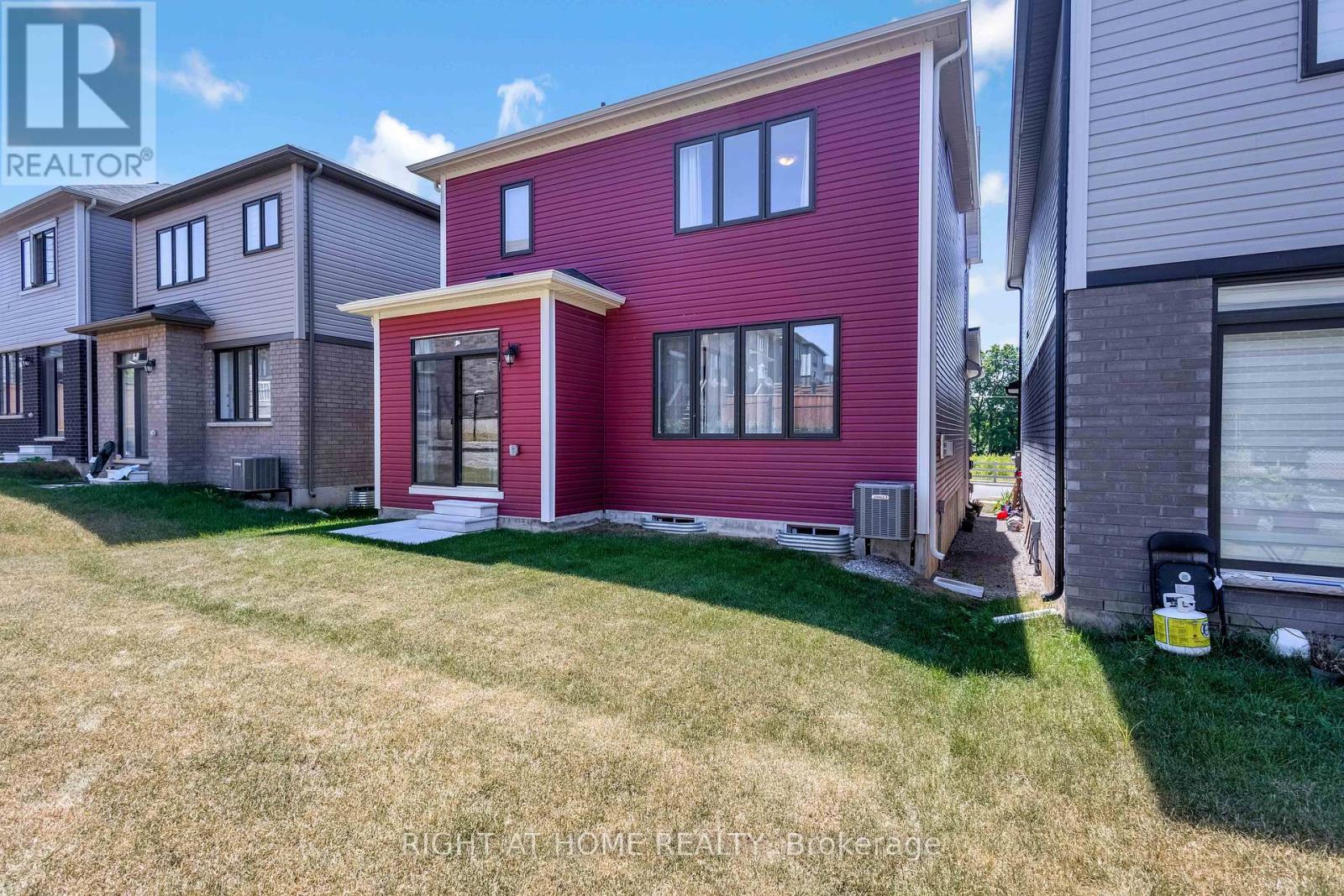 44 Santos Drive, Haldimand, Ontario  N3W 0H1 - Photo 35 - X12487784