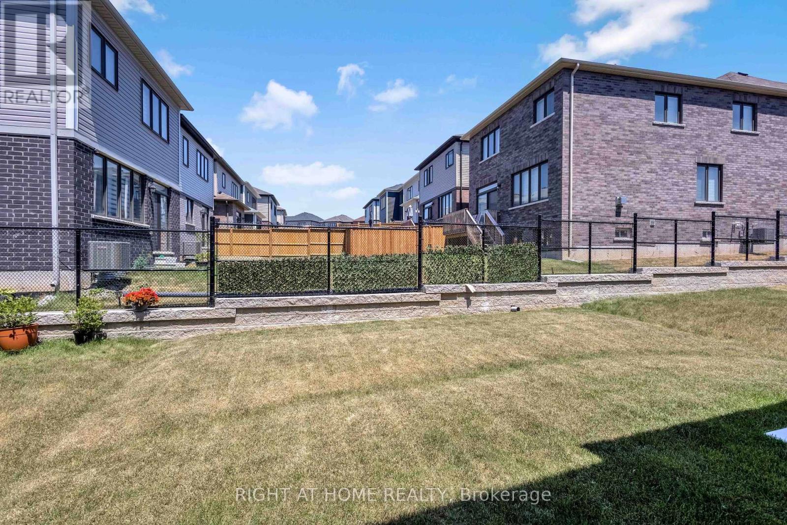 44 Santos Drive, Haldimand, Ontario  N3W 0H1 - Photo 37 - X12487784