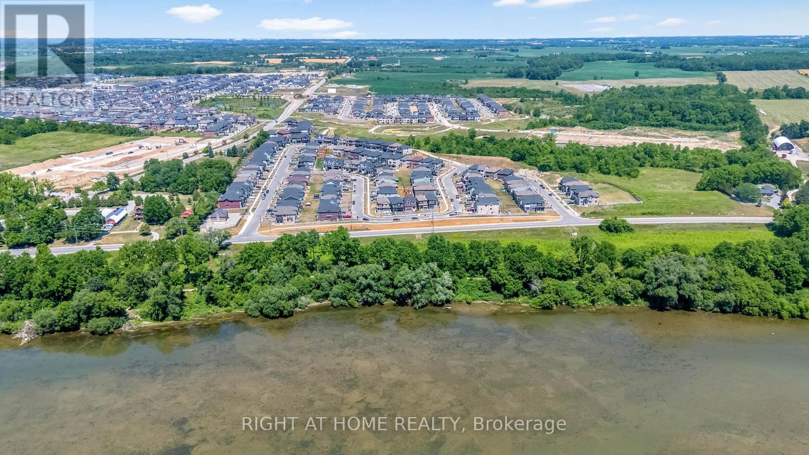 44 Santos Drive, Haldimand, Ontario  N3W 0H1 - Photo 40 - X12487784