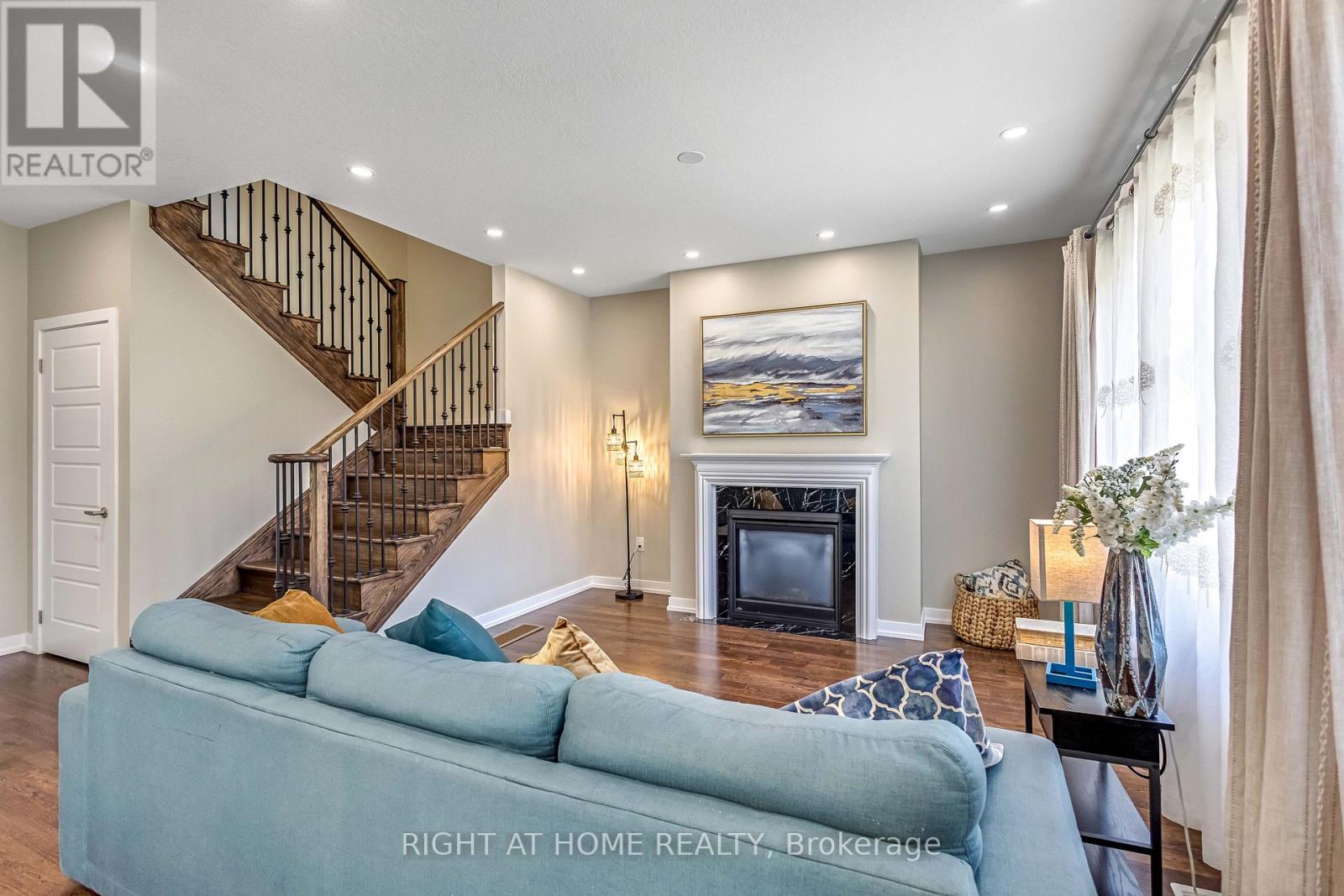 44 Santos Drive, Haldimand, Ontario  N3W 0H1 - Photo 8 - X12487784