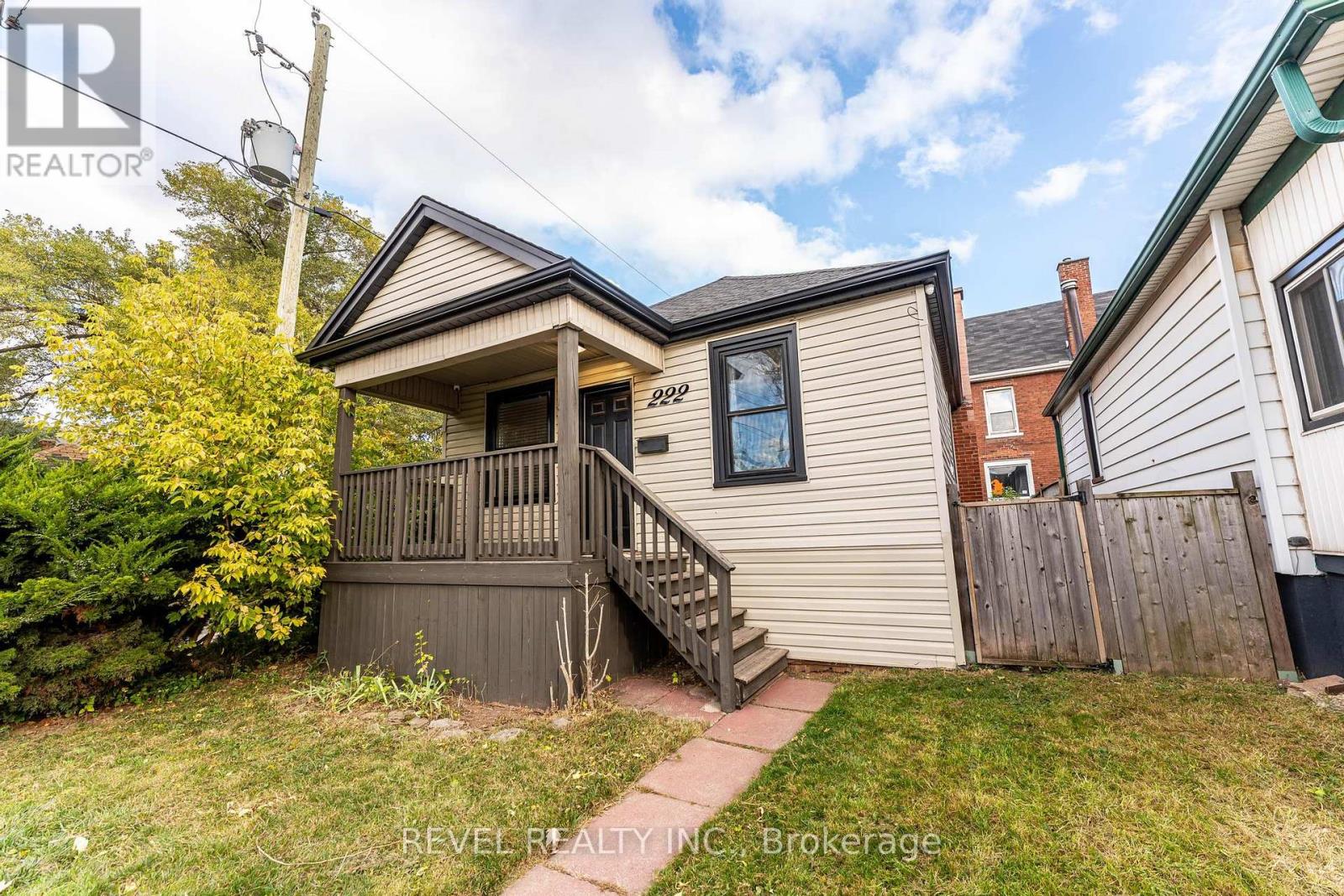 222 KENSINGTON AVENUE N, Hamilton, Ontario