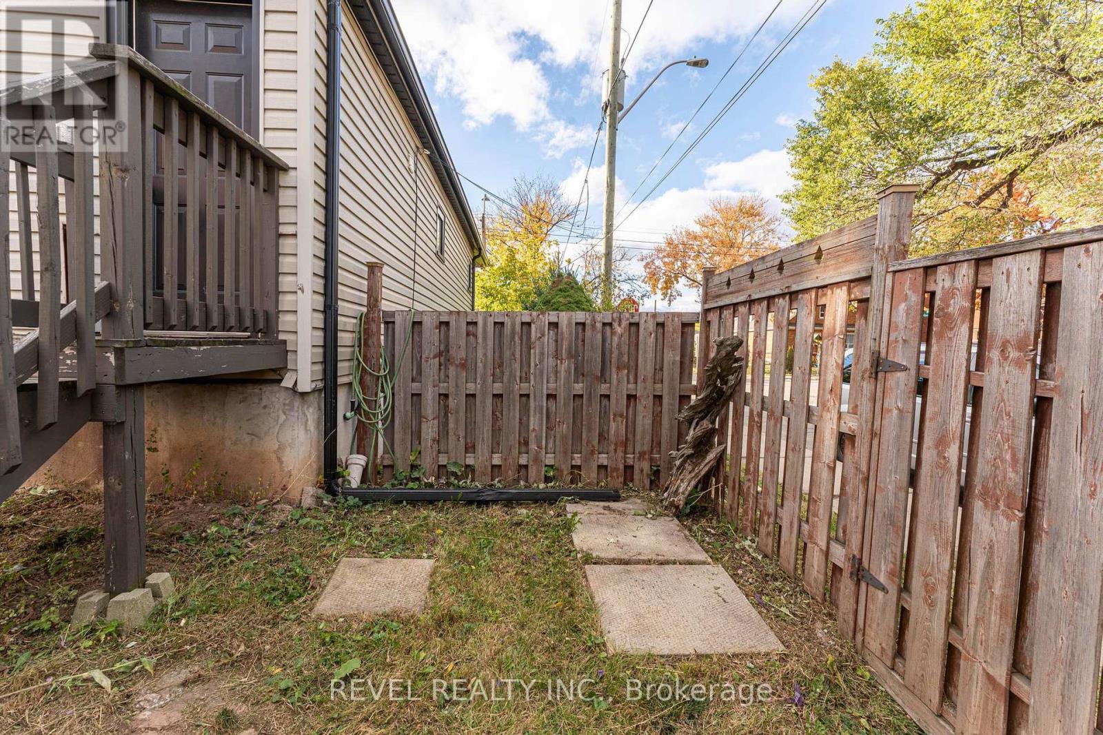 222 Kensington Avenue N, Hamilton, Ontario  L8L 7N7 - Photo 37 - X12487822