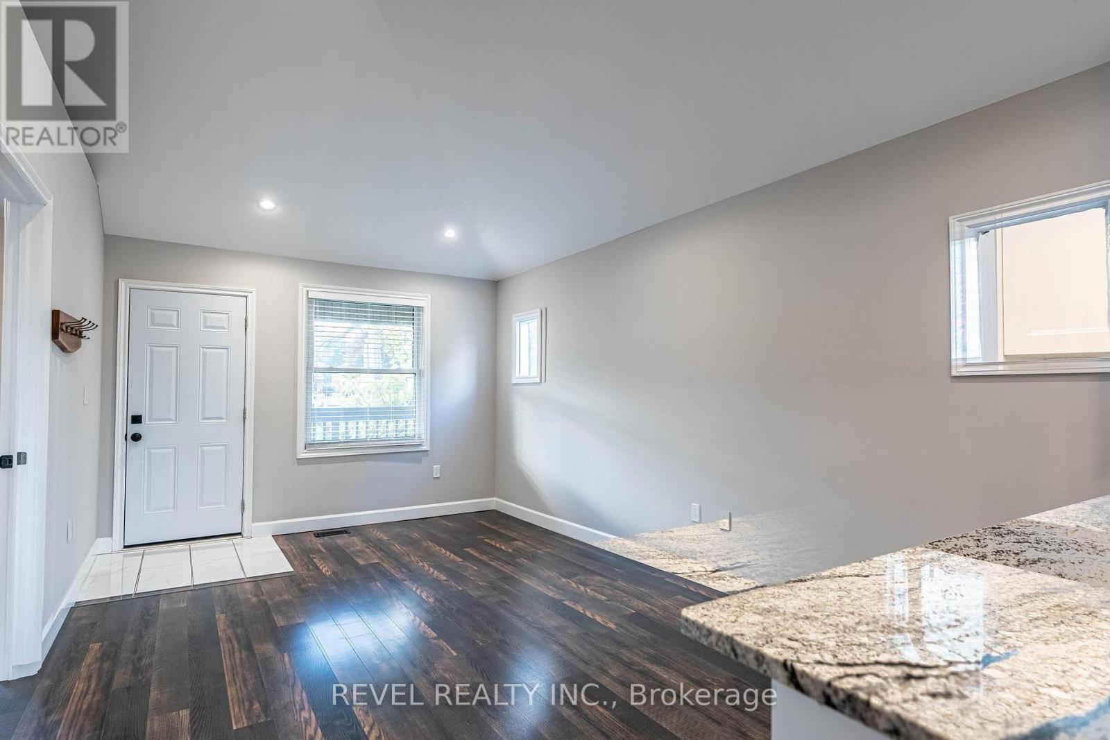 222 Kensington Avenue N, Hamilton, Ontario  L8L 7N7 - Photo 7 - X12487822