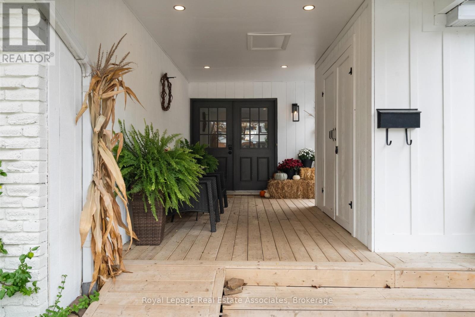 86 Queensdale Crescent, Guelph, Ontario  N1H 6W3 - Photo 3 - X12487892