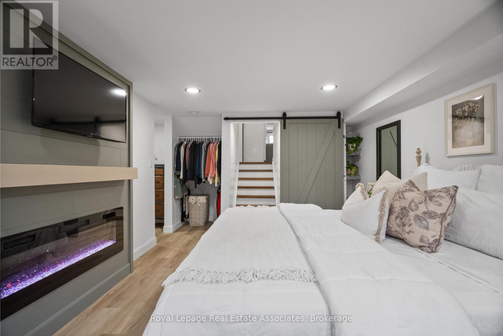 86 Queensdale Crescent, Guelph, Ontario  N1H 6W3 - Photo 32 - X12487892