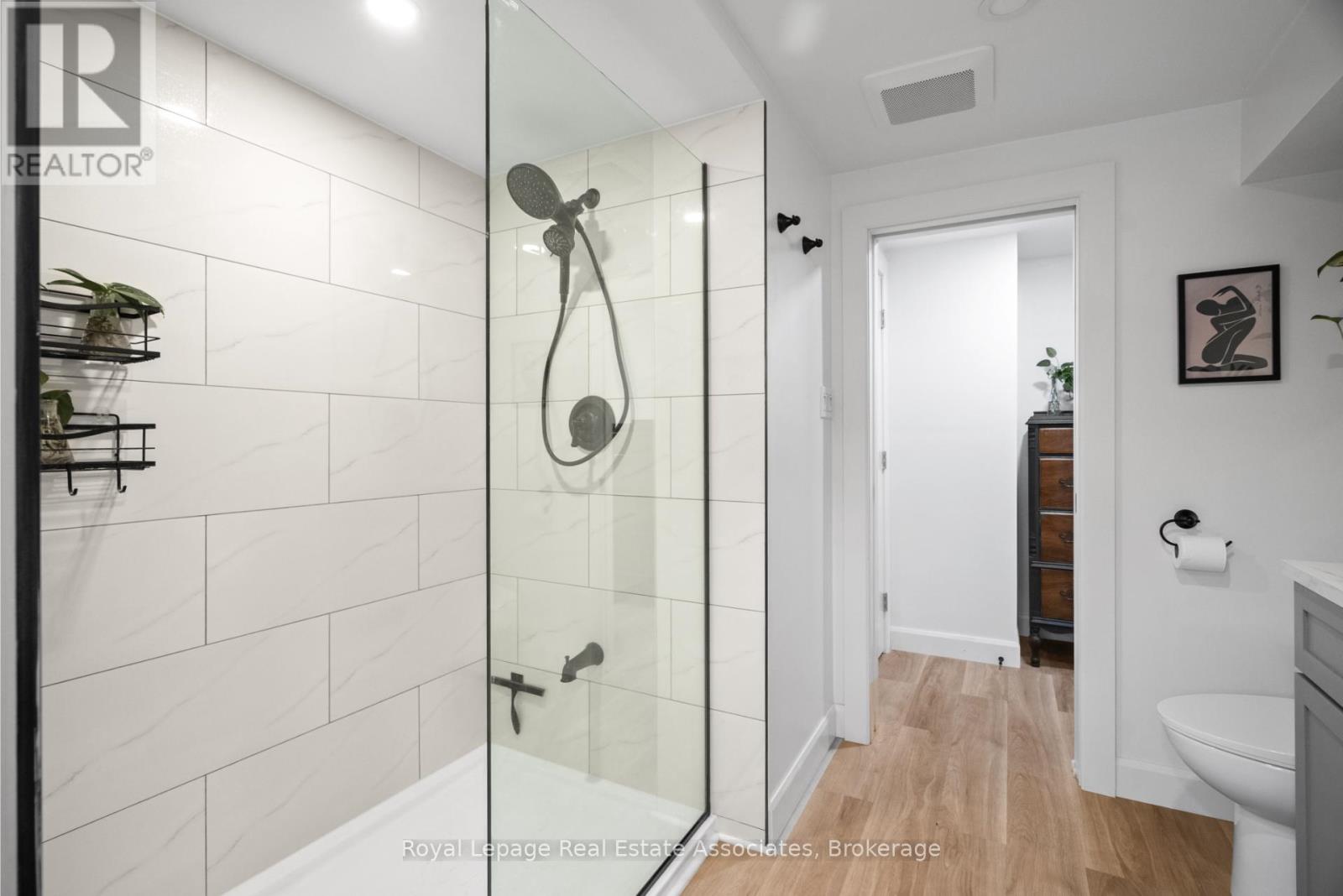 86 Queensdale Crescent, Guelph, Ontario  N1H 6W3 - Photo 37 - X12487892