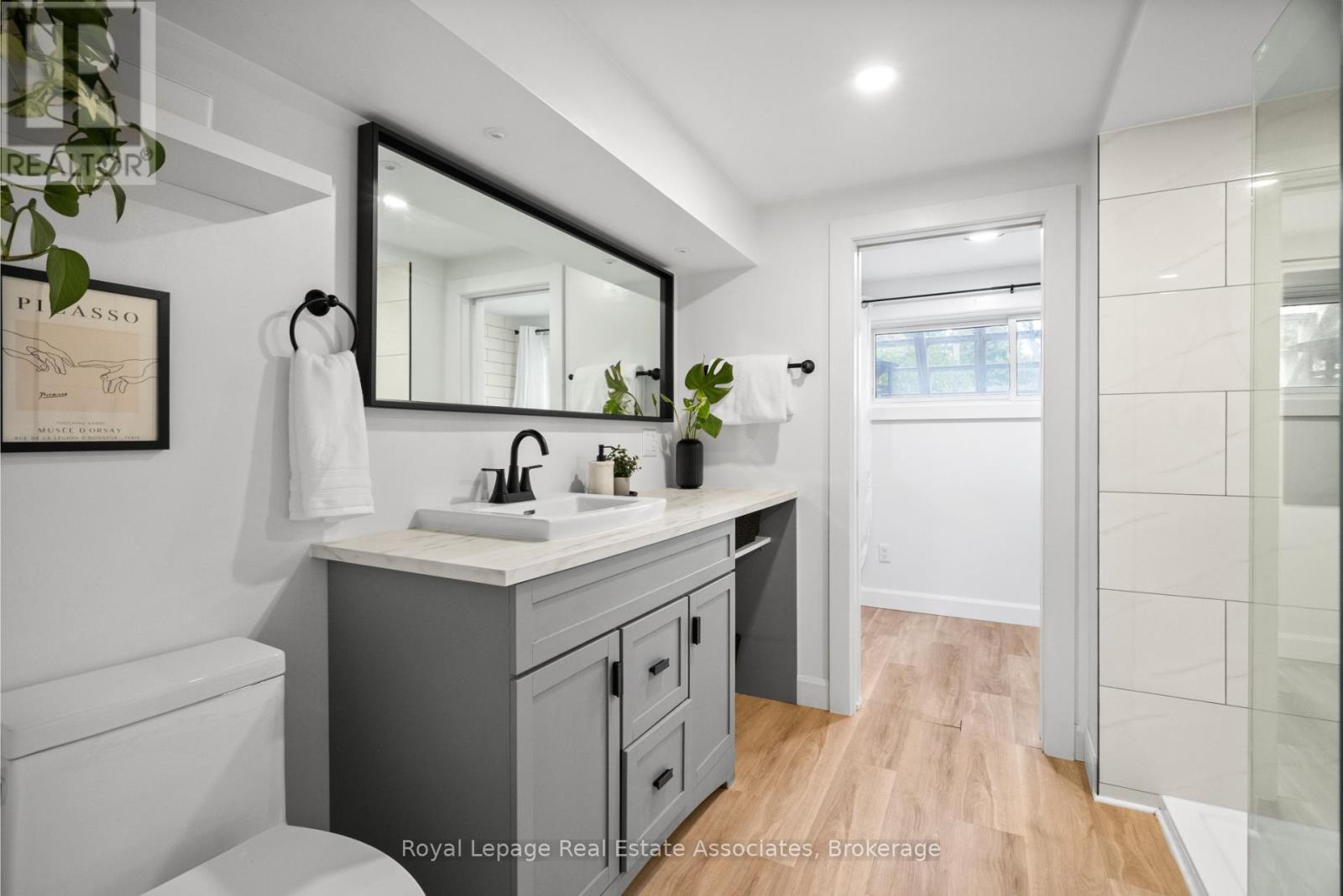 86 Queensdale Crescent, Guelph, Ontario  N1H 6W3 - Photo 39 - X12487892