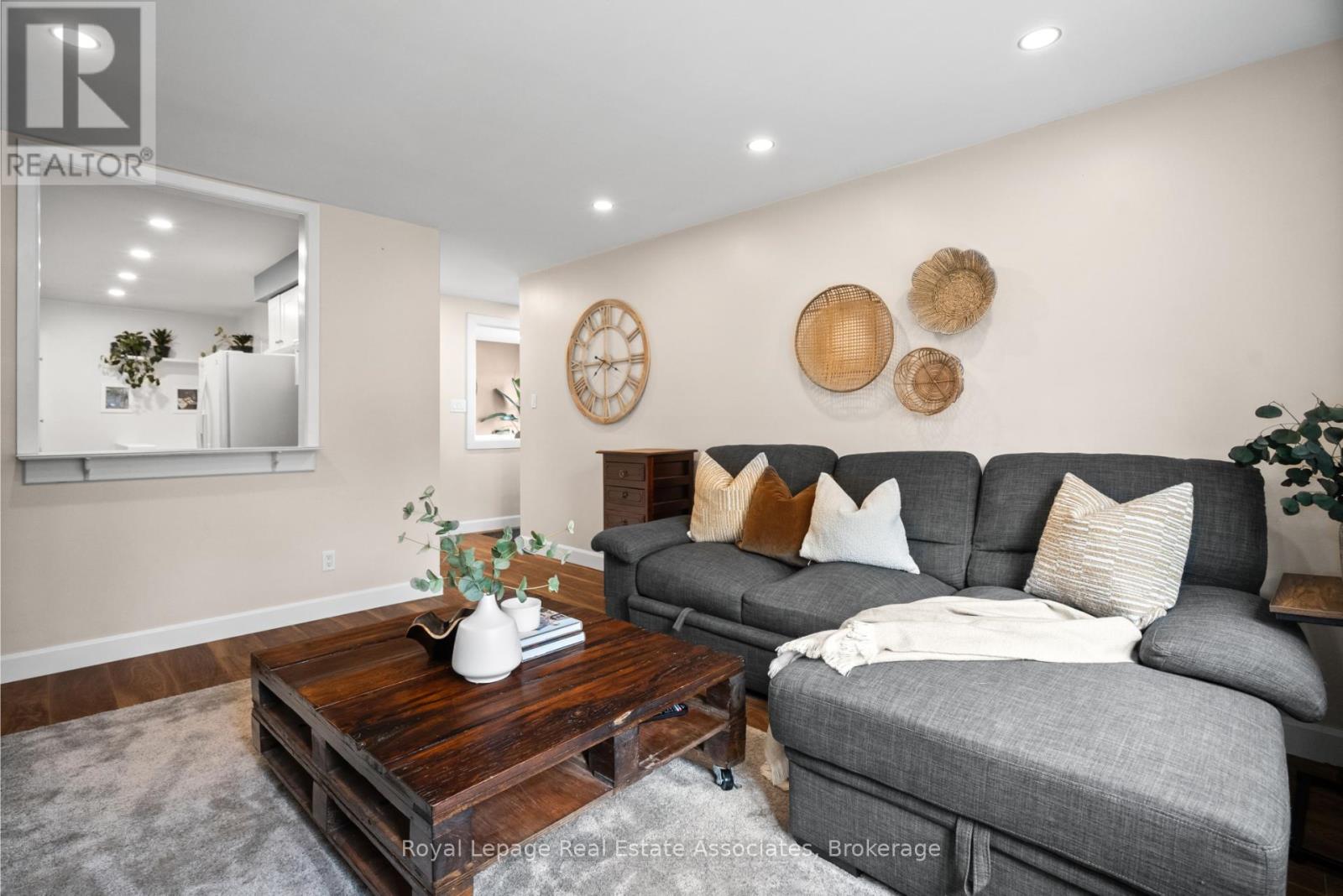 86 Queensdale Crescent, Guelph, Ontario  N1H 6W3 - Photo 7 - X12487892