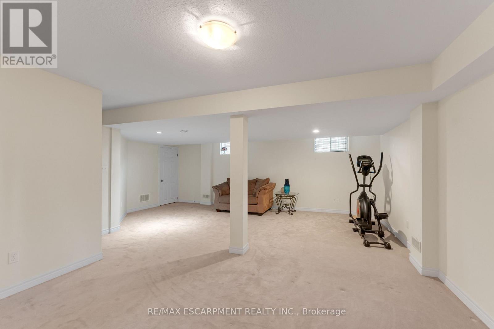 36 Connell Crescent, Hamilton, Ontario  L9C 0C8 - Photo 23 - X12487924