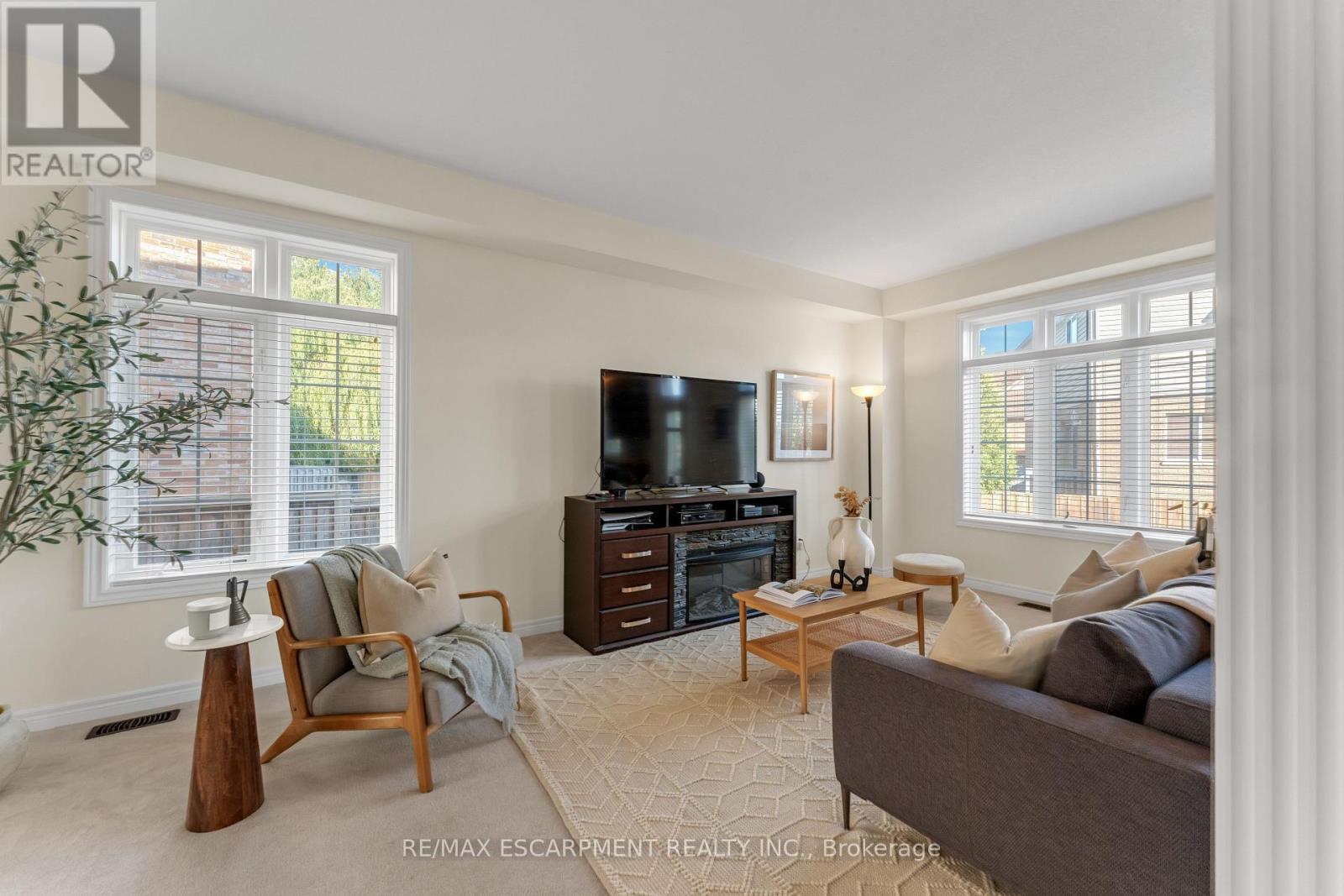 36 Connell Crescent, Hamilton, Ontario  L9C 0C8 - Photo 7 - X12487924