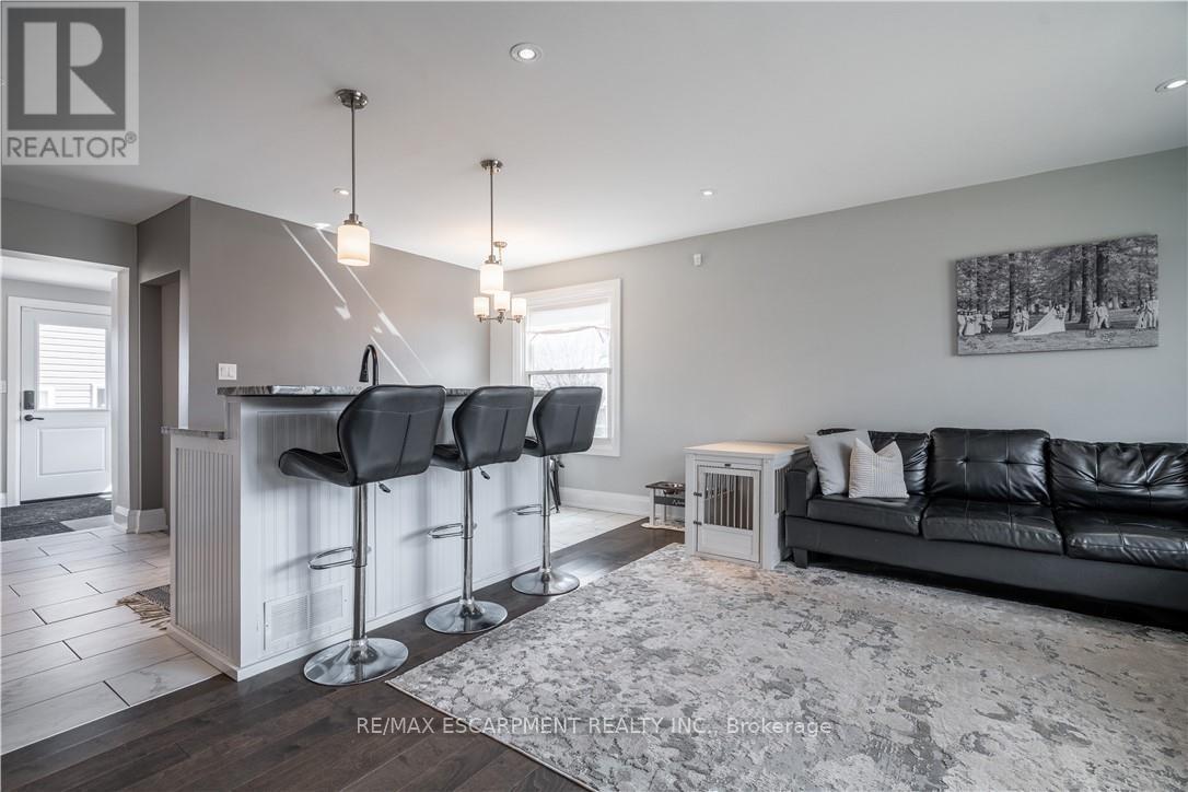 14 Milton Road, St. Catharines, Ontario  L2P 3E8 - Photo 6 - X12487934