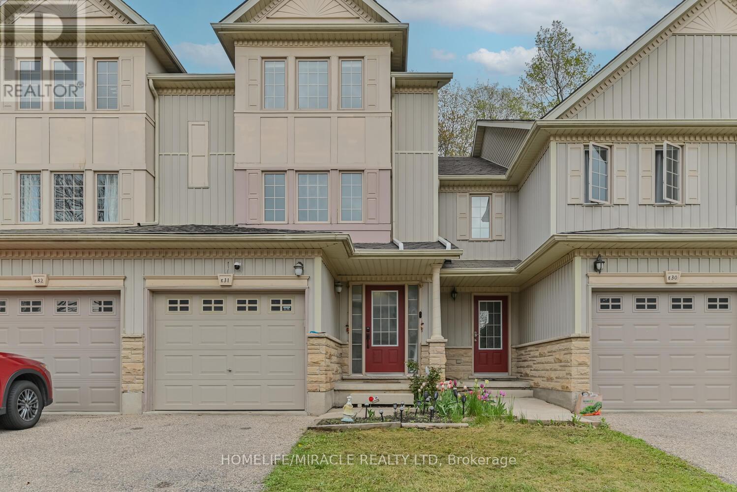 E-31 - 110 Activa Avenue, Kitchener, Ontario  N2E 4K4 - Photo 2 - X12487944