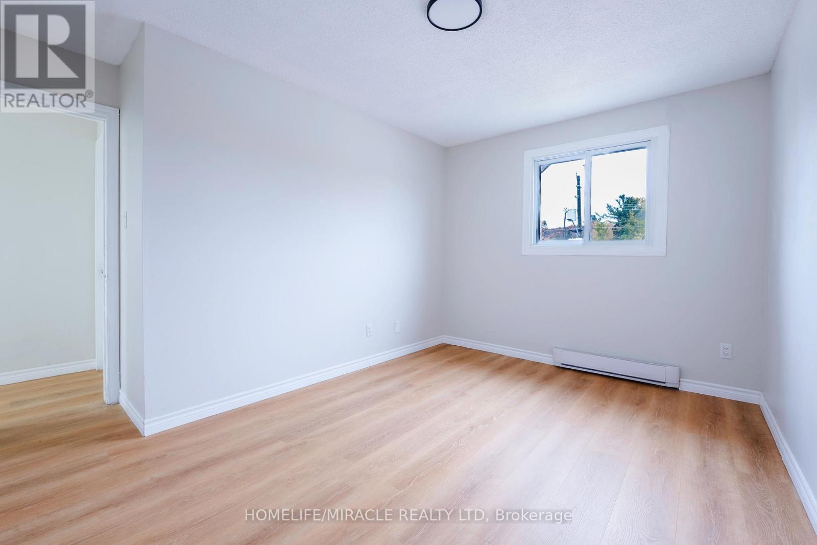 1728 Mckeown Avenue, North Bay, Ontario  P1B 7N3 - Photo 12 - X12487986