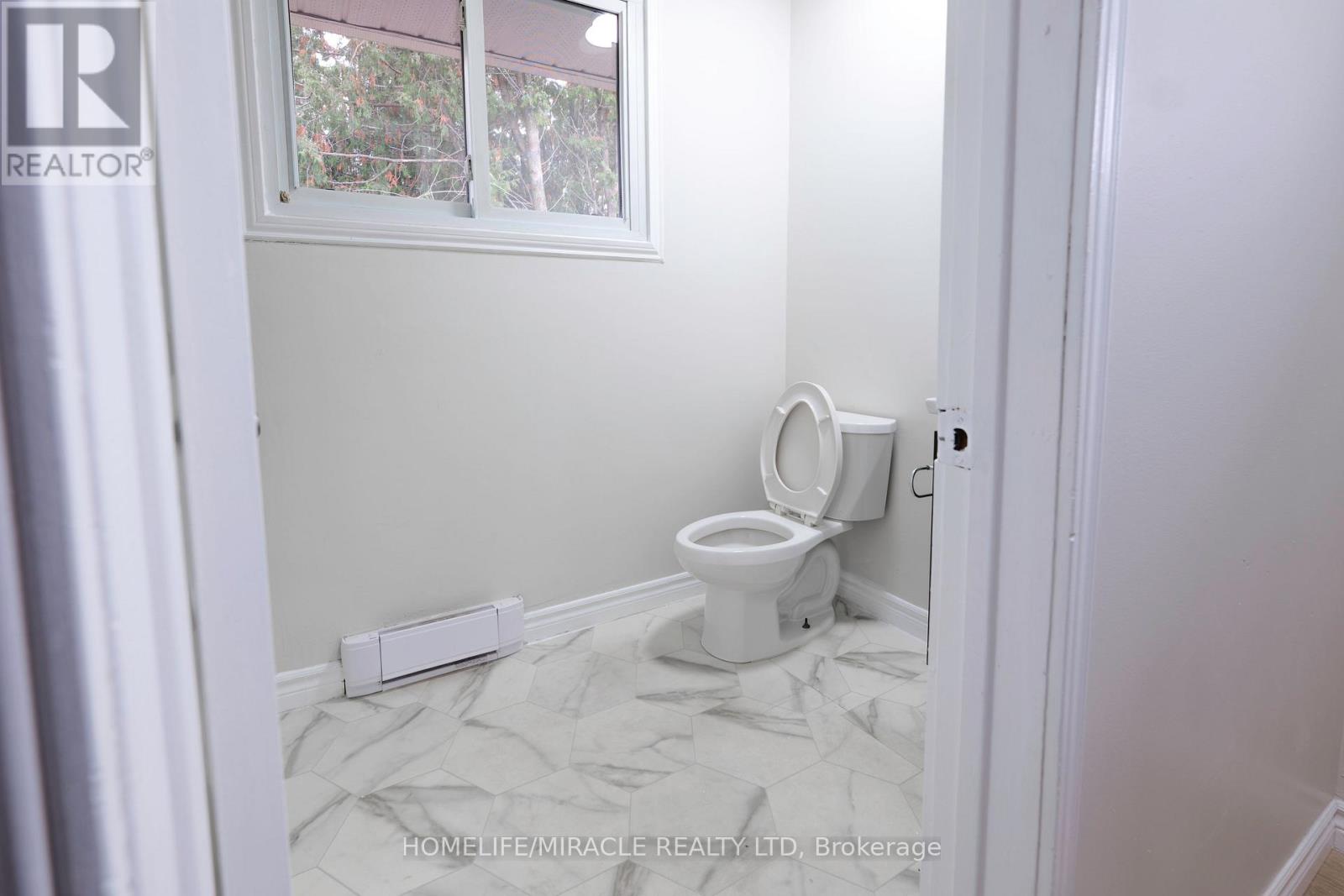 1728 Mckeown Avenue, North Bay, Ontario  P1B 7N3 - Photo 6 - X12487986