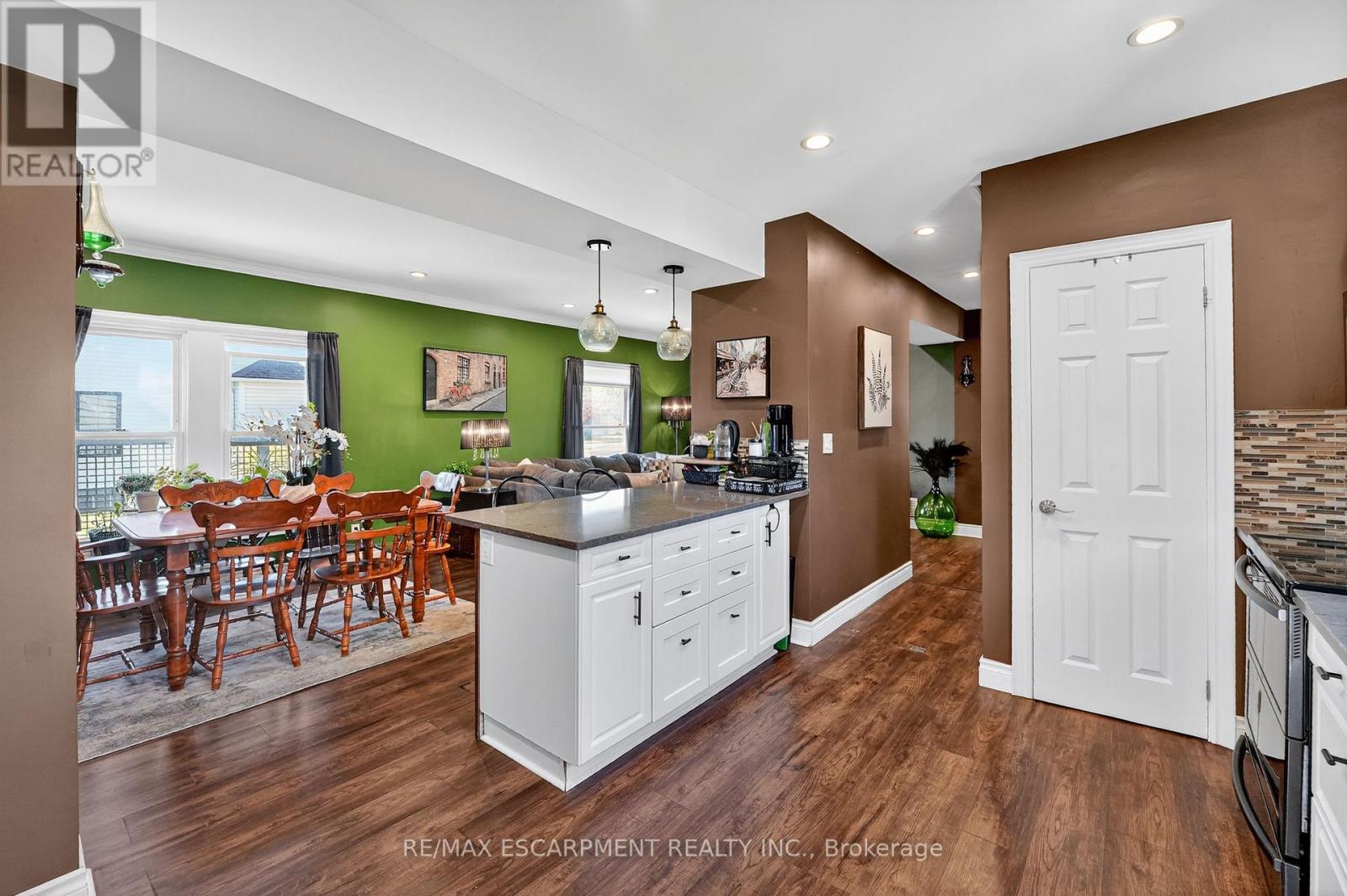 261 Gilmore Road, Fort Erie, Ontario  L2A 2M6 - Photo 11 - X12488106