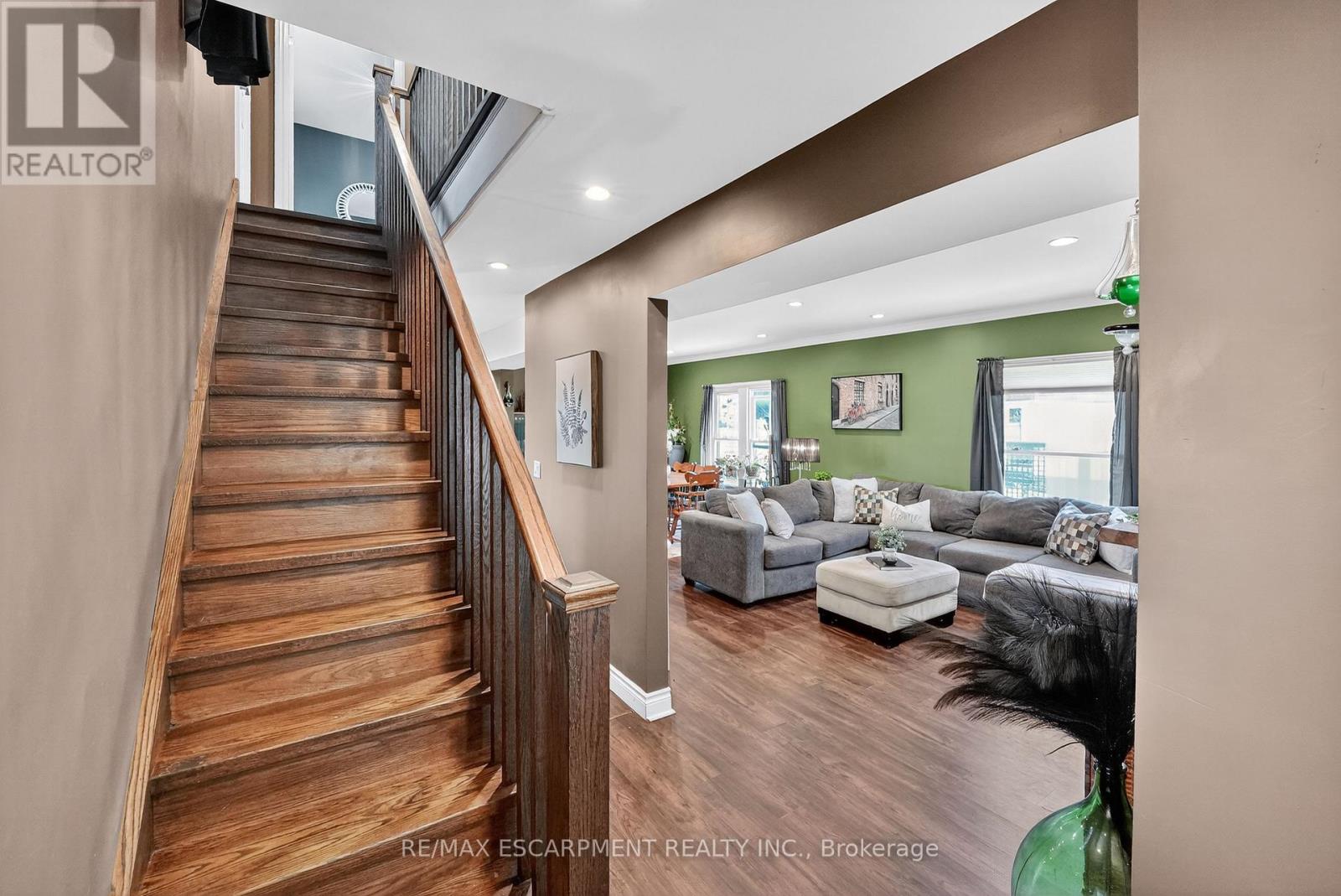 261 Gilmore Road, Fort Erie, Ontario  L2A 2M6 - Photo 17 - X12488106