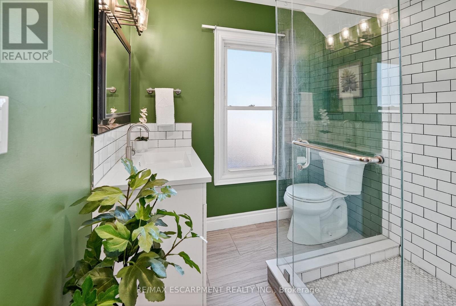 261 Gilmore Road, Fort Erie, Ontario  L2A 2M6 - Photo 24 - X12488106