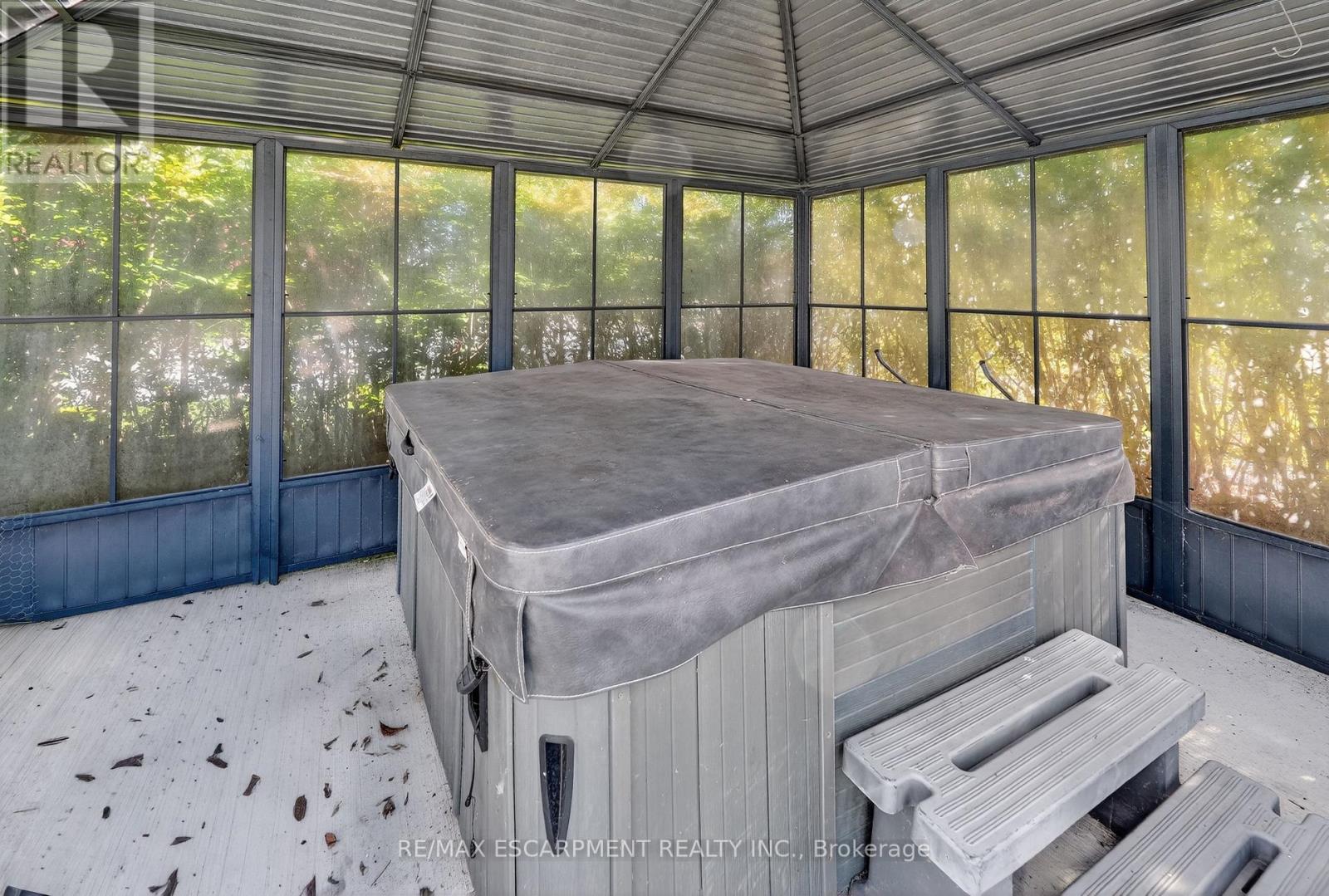 261 Gilmore Road, Fort Erie, Ontario  L2A 2M6 - Photo 28 - X12488106