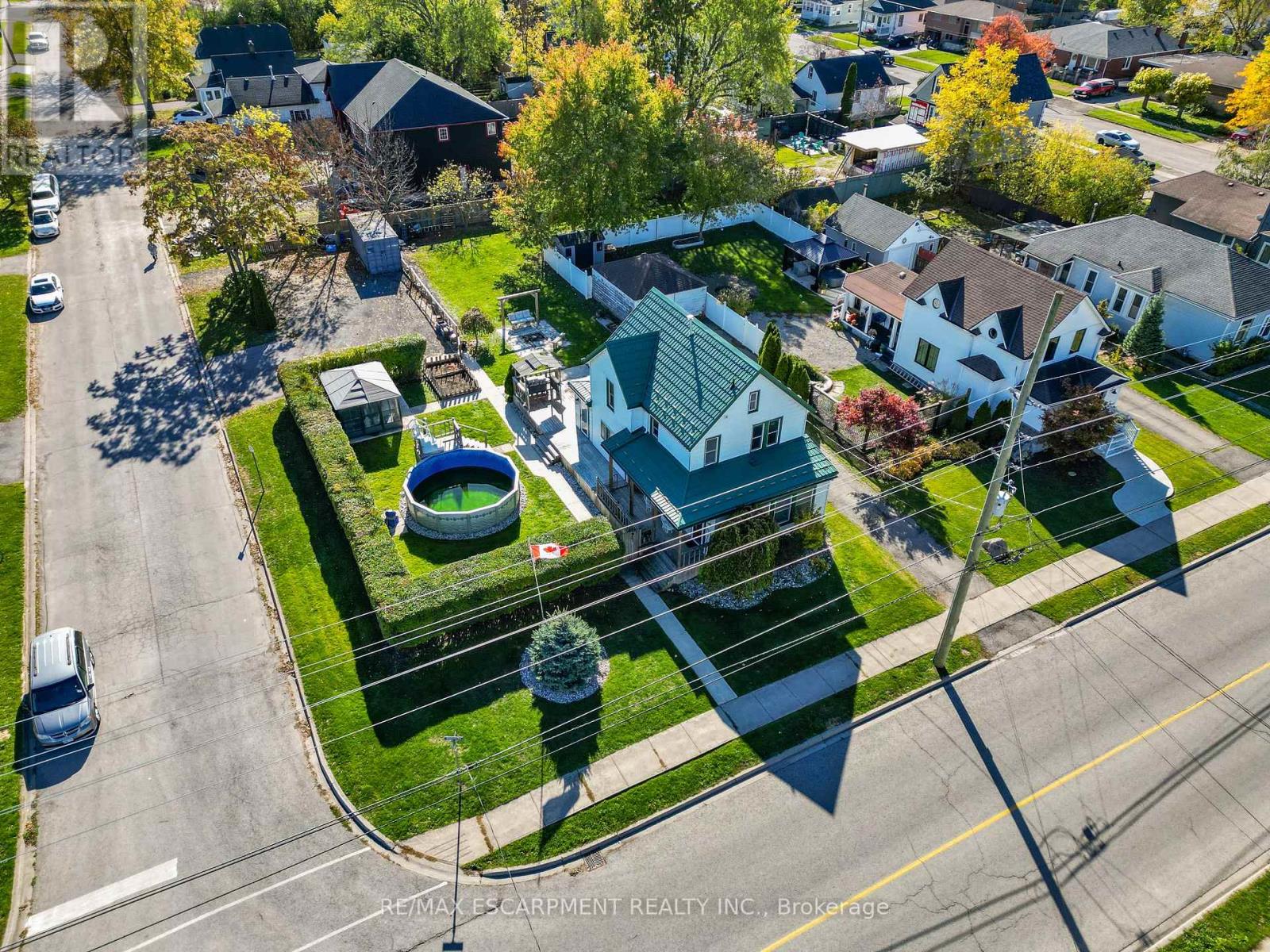 261 Gilmore Road, Fort Erie, Ontario  L2A 2M6 - Photo 3 - X12488106