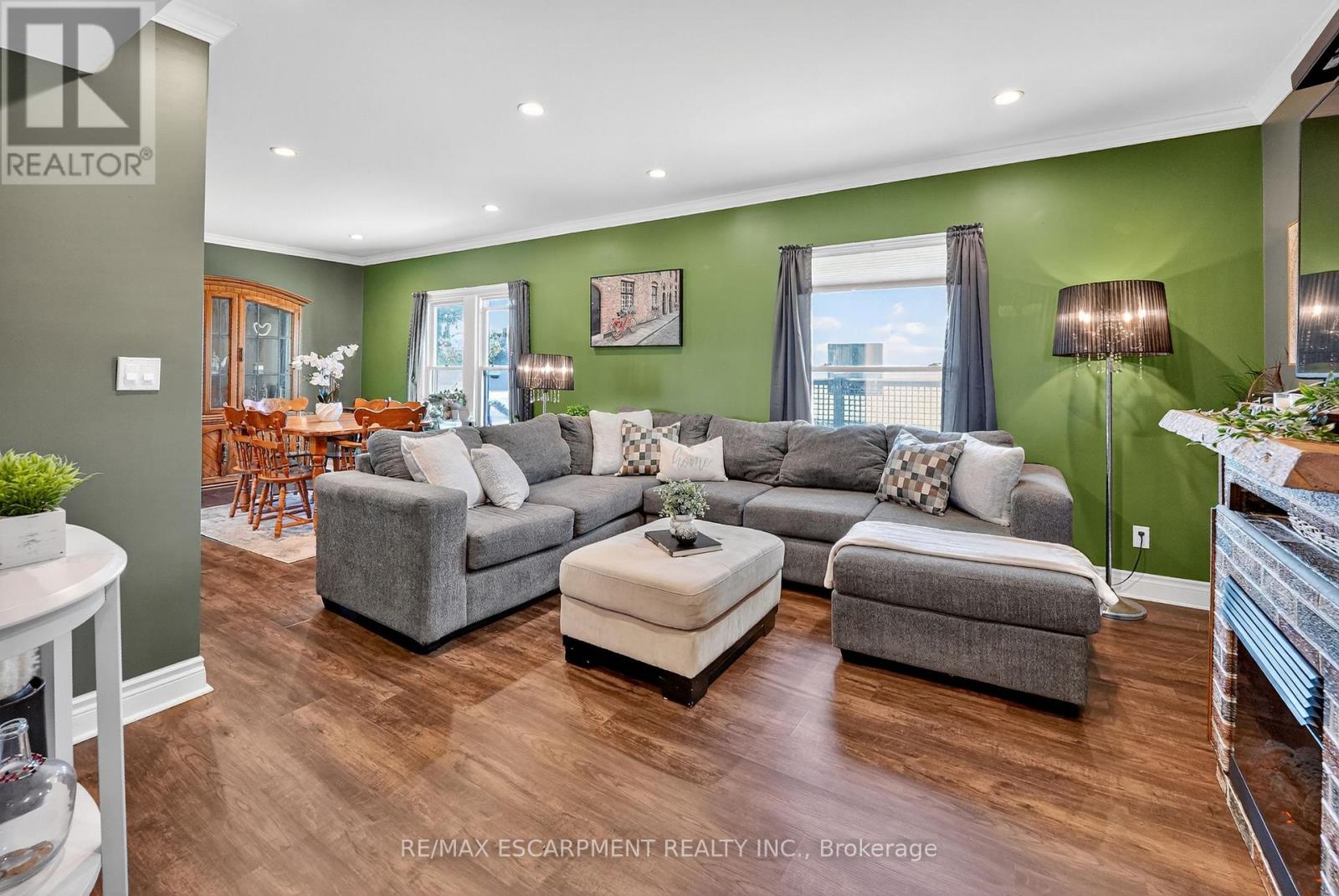 261 Gilmore Road, Fort Erie, Ontario  L2A 2M6 - Photo 5 - X12488106