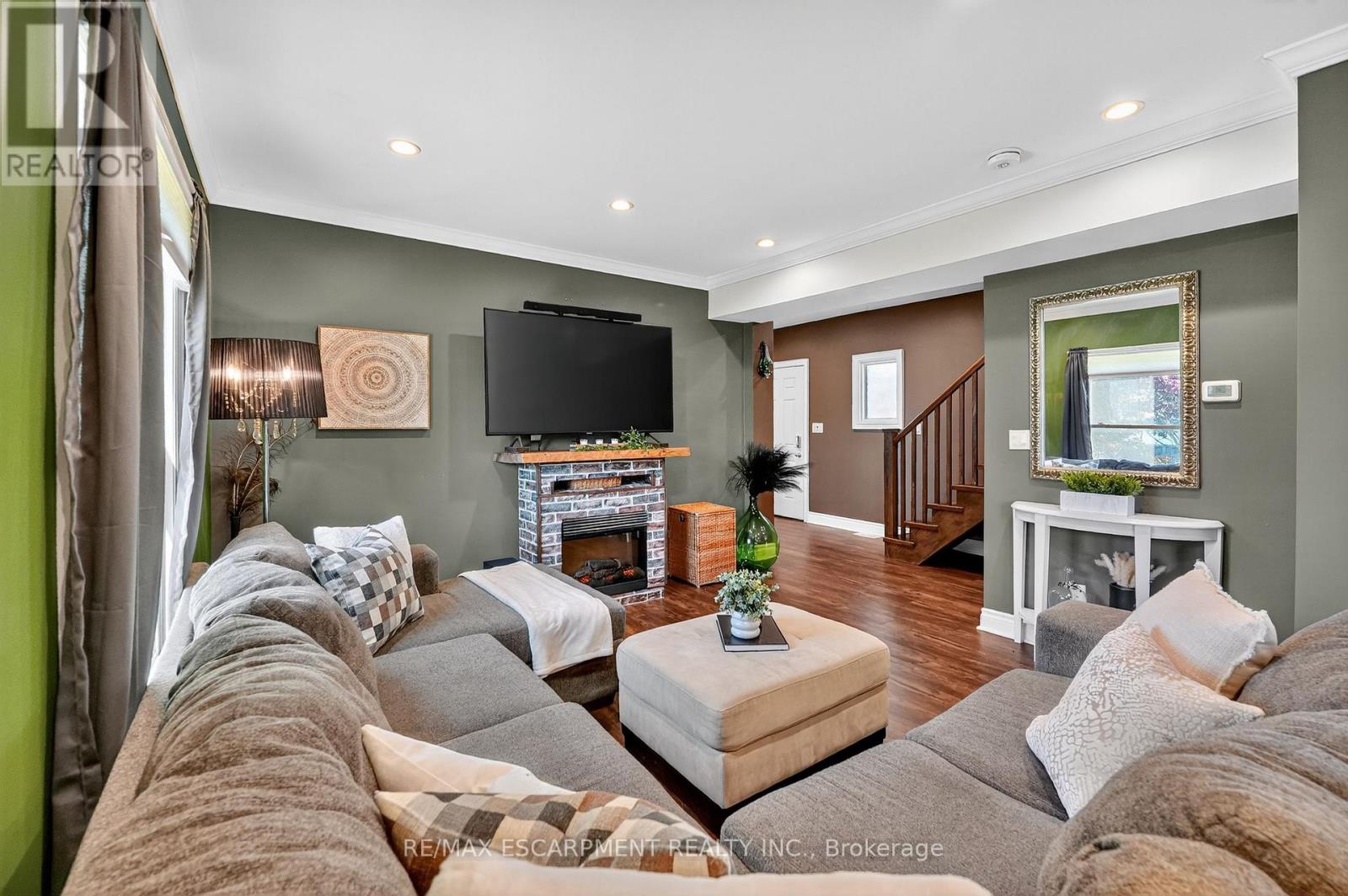 261 Gilmore Road, Fort Erie, Ontario  L2A 2M6 - Photo 6 - X12488106