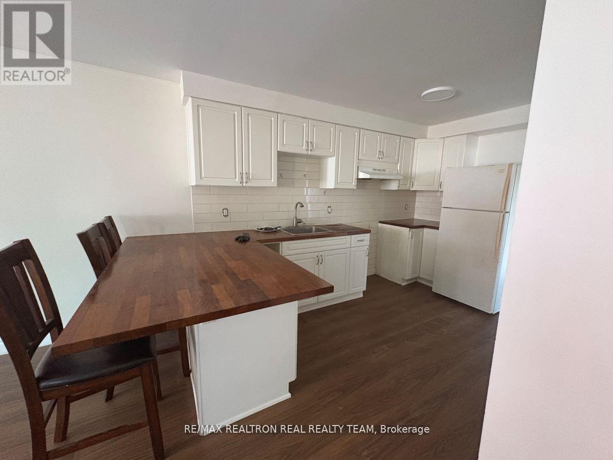 #c1 - 1129 Cannon Street E, Hamilton, Ontario  L8L 2J7 - Photo 2 - X12488112