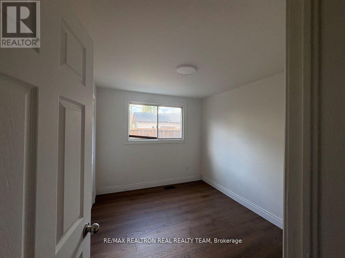 #c1 - 1129 Cannon Street E, Hamilton, Ontario  L8L 2J7 - Photo 3 - X12488112