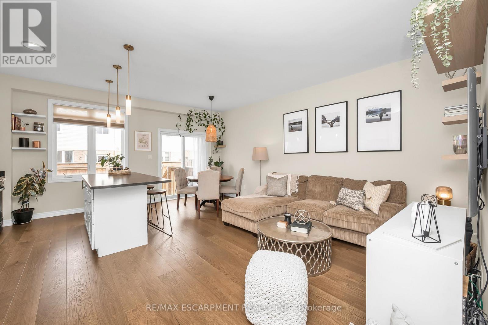 17 Arietta Lane, Hamilton, Ontario  L8E 0K7 - Photo 13 - X12488142