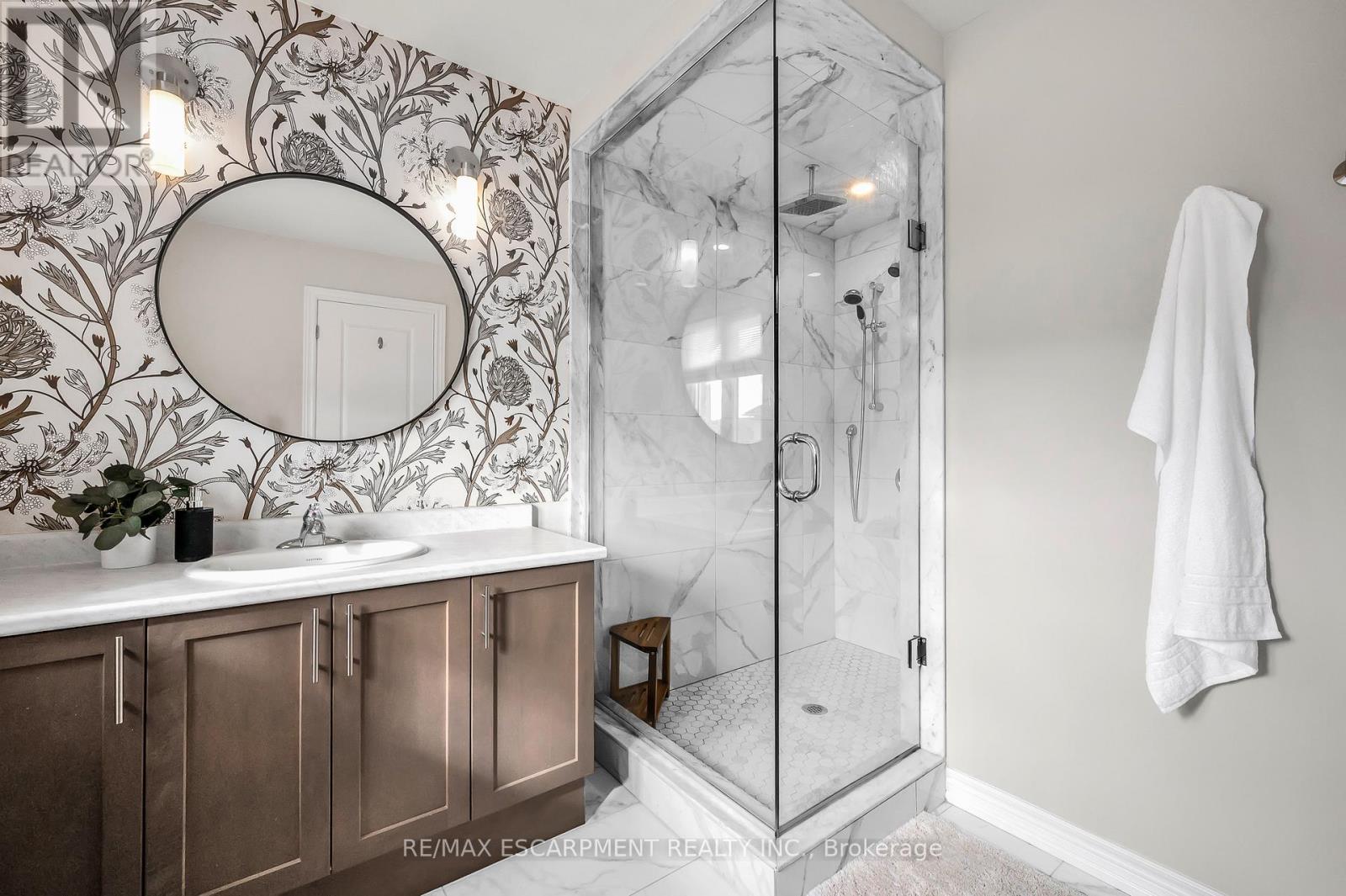 17 Arietta Lane, Hamilton, Ontario  L8E 0K7 - Photo 19 - X12488142