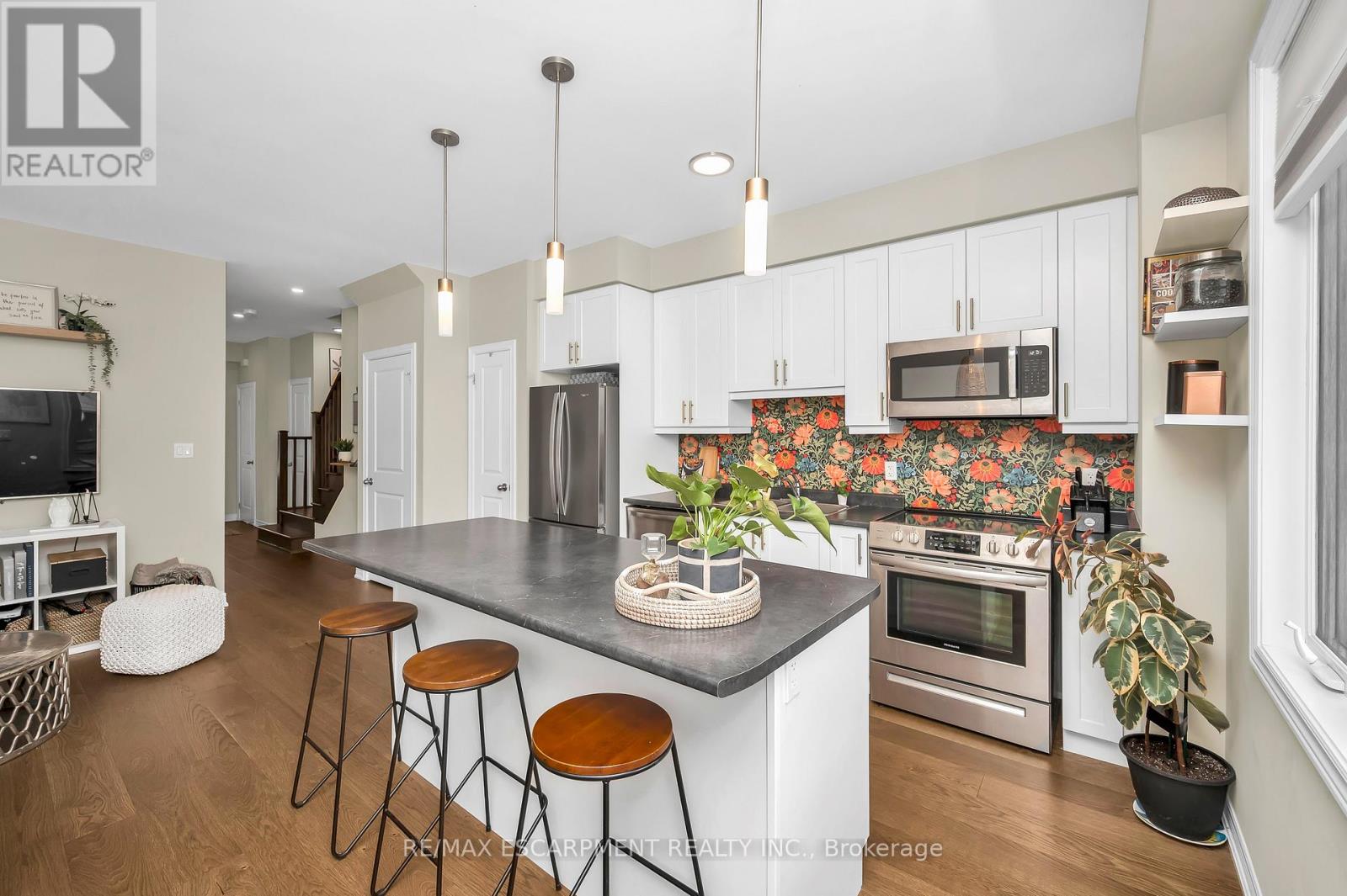 17 Arietta Lane, Hamilton, Ontario  L8E 0K7 - Photo 6 - X12488142