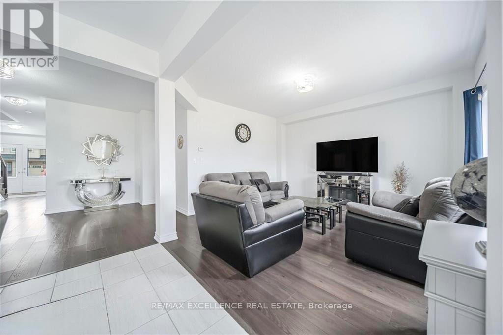 44 Cottonwood Crescent, Welland, Ontario  L3B 0J4 - Photo 16 - X12488234